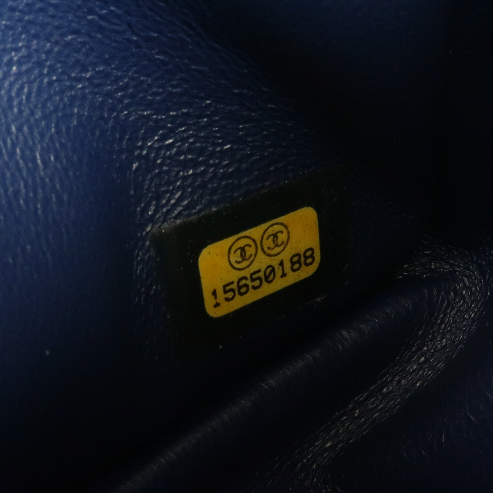 CHANEL 牛皮皮革Large Classic鏈帶肩背袋銀扣鏈帶肩背袋