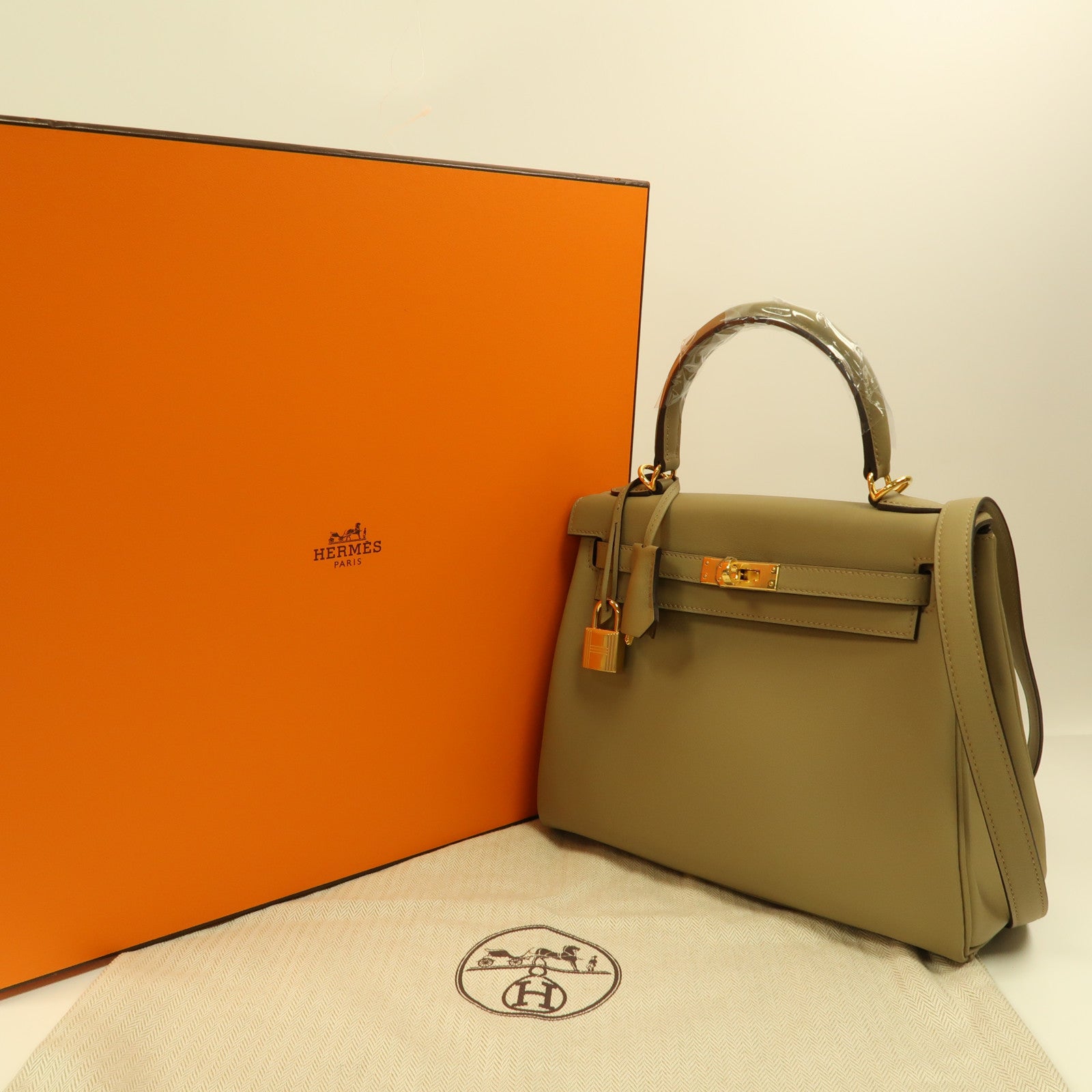 HERMES 【激減優惠】Swift皮革Kelly 25金扣手挽肩背兩用袋馬爾法米色