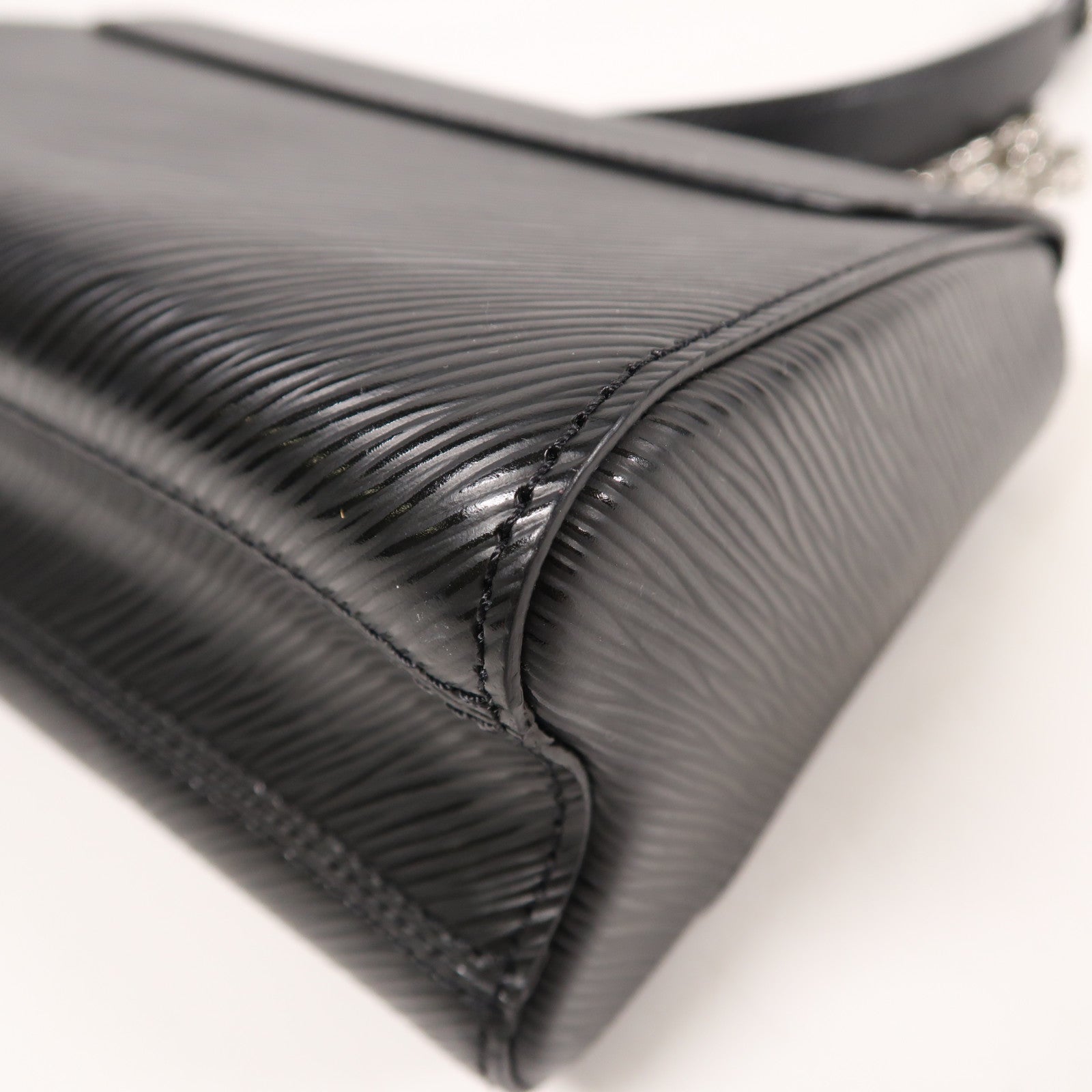 LOUIS VUITTON Epi Twist銀扣鏈帶肩背袋