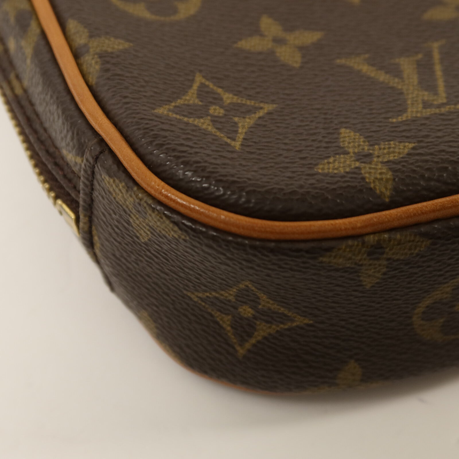 LOUIS VUITTON Monogram Pochette Gange金扣肩背袋