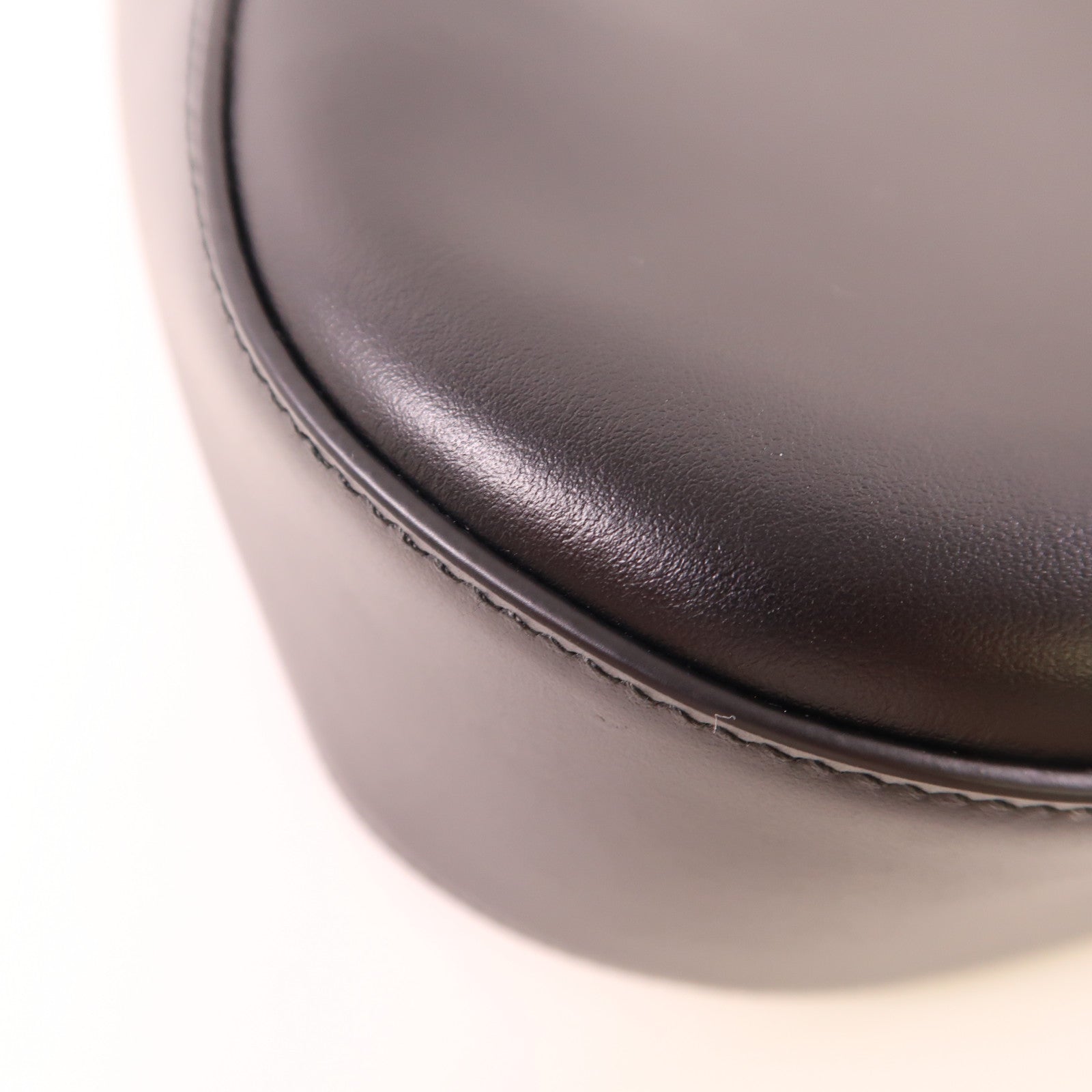 PRADA 牛皮皮革Shoulder Bag金扣肩背袋