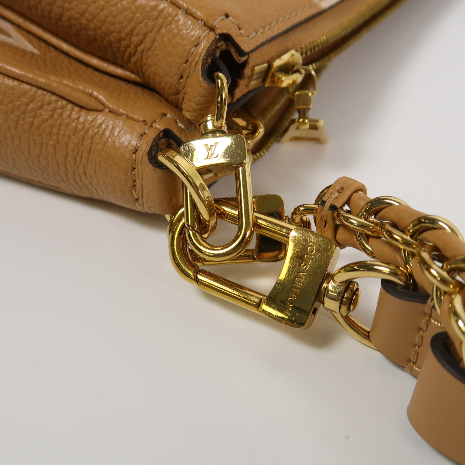 LOUIS VUITTON Monogram Empreinte Multi Pochette Accessoires金扣鏈帶手挽肩背兩用袋淺棕色/米色