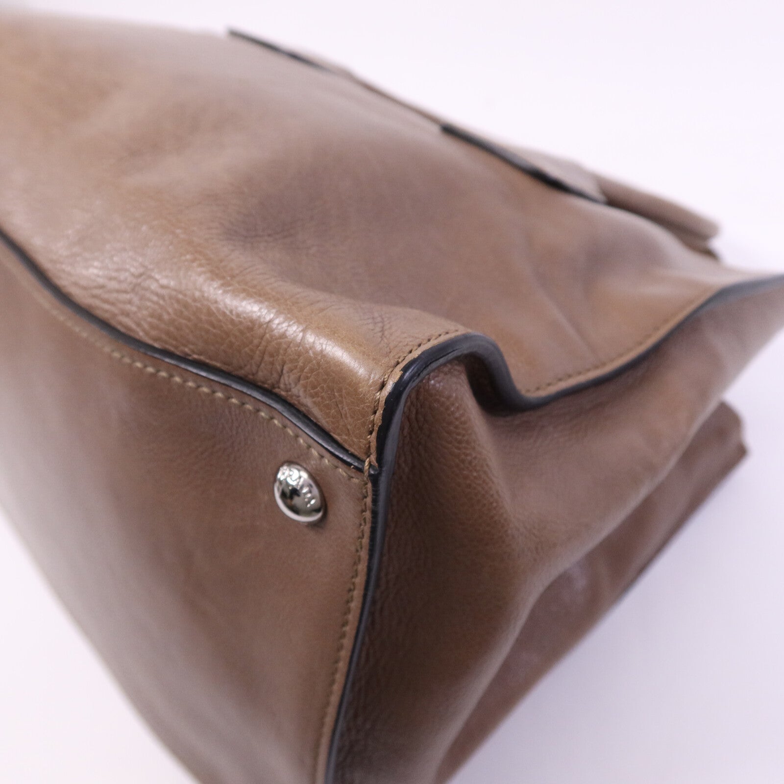 PRADA 牛皮皮革Hand Bag銀扣手挽袋