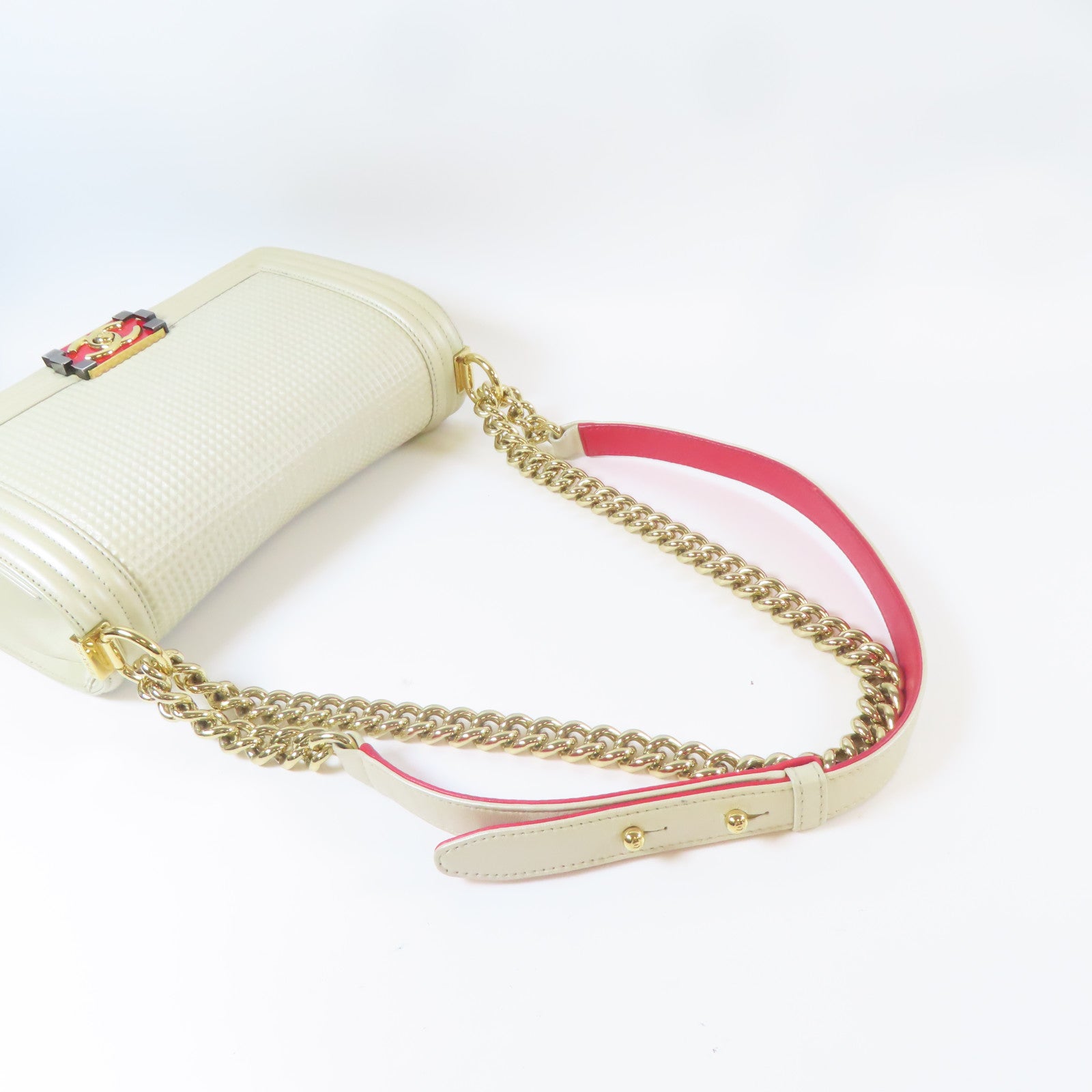 CHANEL 【激減優惠】牛皮皮革Chanel Boy Chain Shoulder金扣鏈帶肩背袋米色