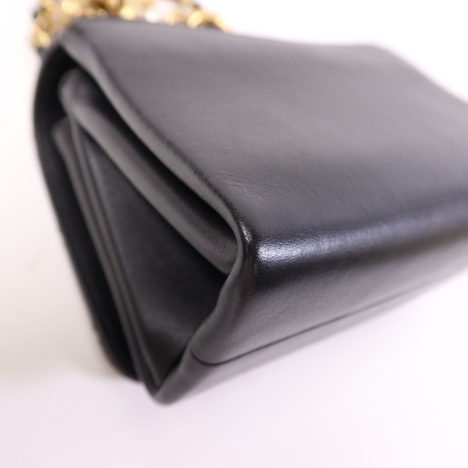 CHANEL 牛皮皮革Shoulder Bag金扣鏈帶肩背袋