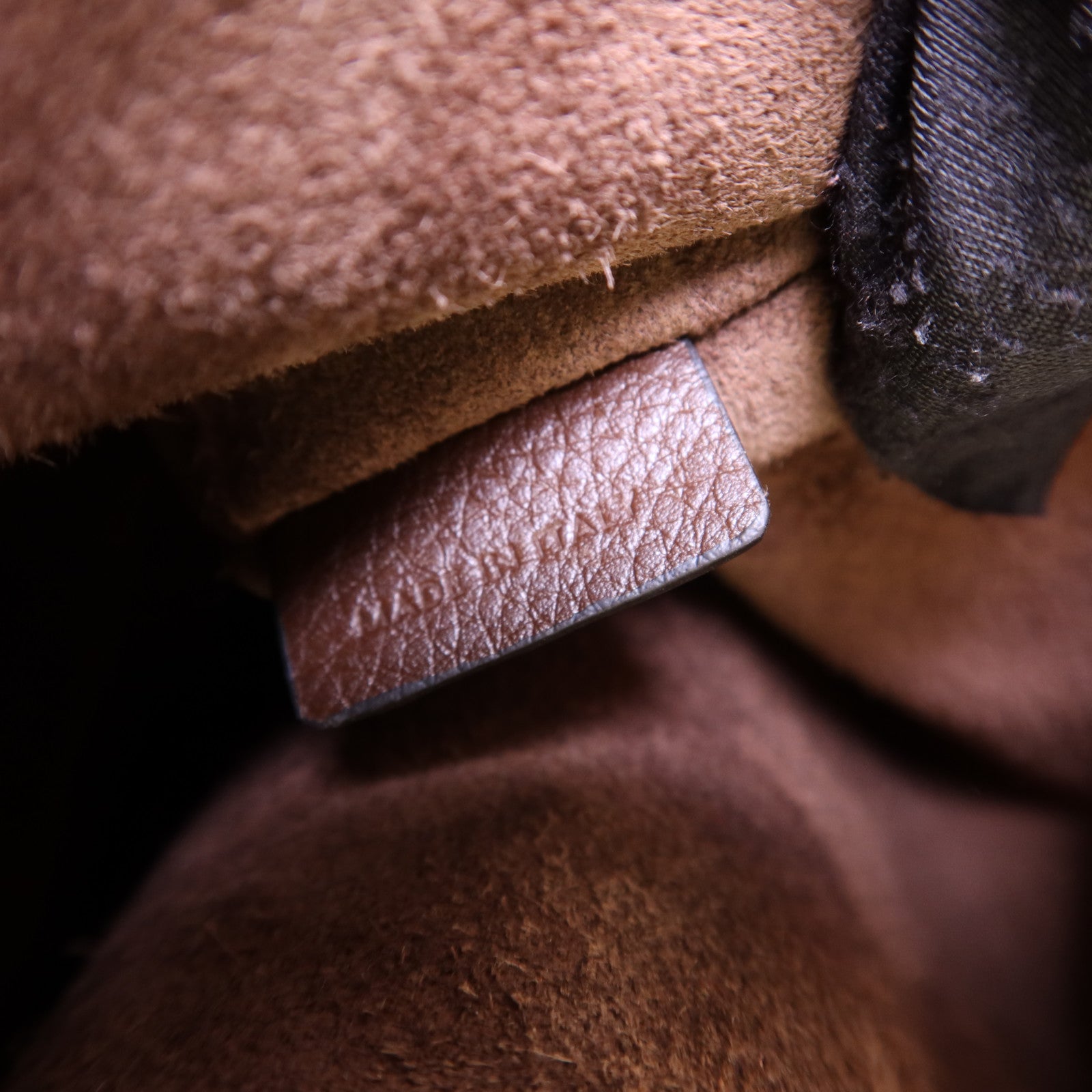 CELINE 牛皮皮革Heloise Bag金扣肩背袋