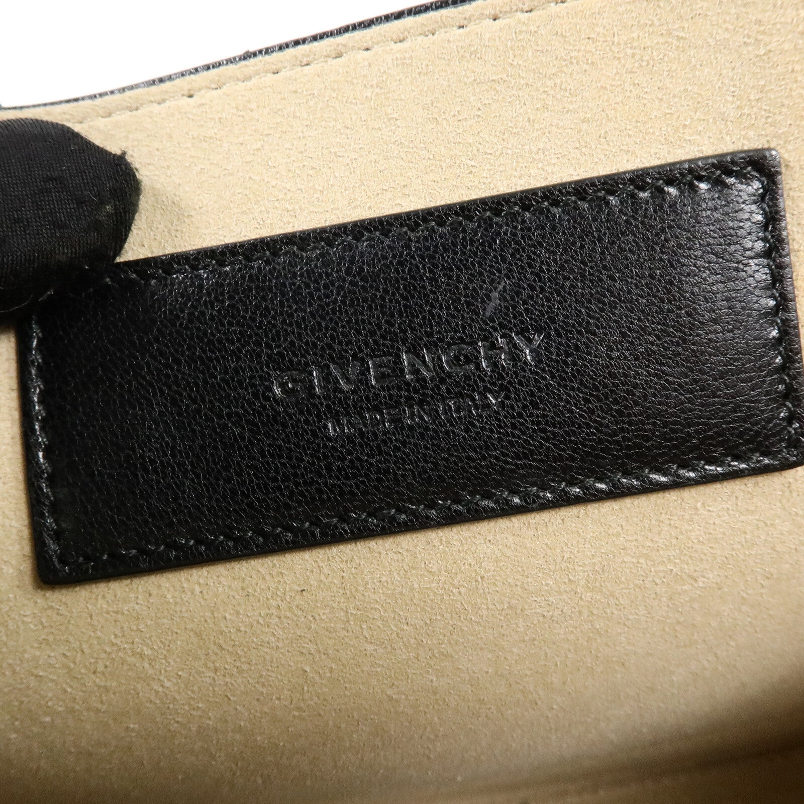 GIVENCHY 山羊皮皮革GV3 Flap Bag Medium鏈帶肩背袋
