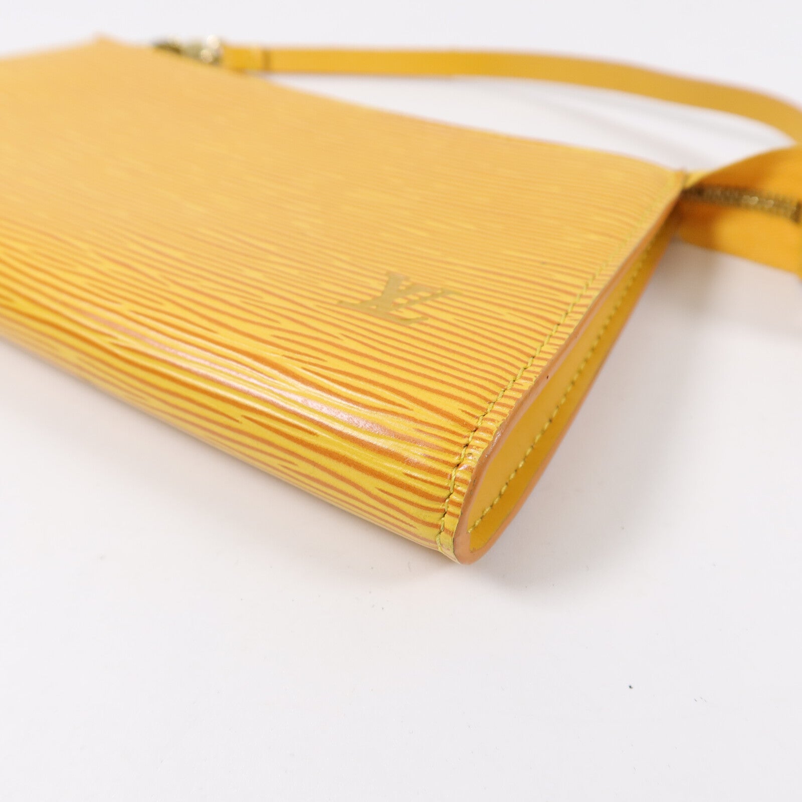 LOUIS VUITTON Epi Pochette Accessoires肩背袋