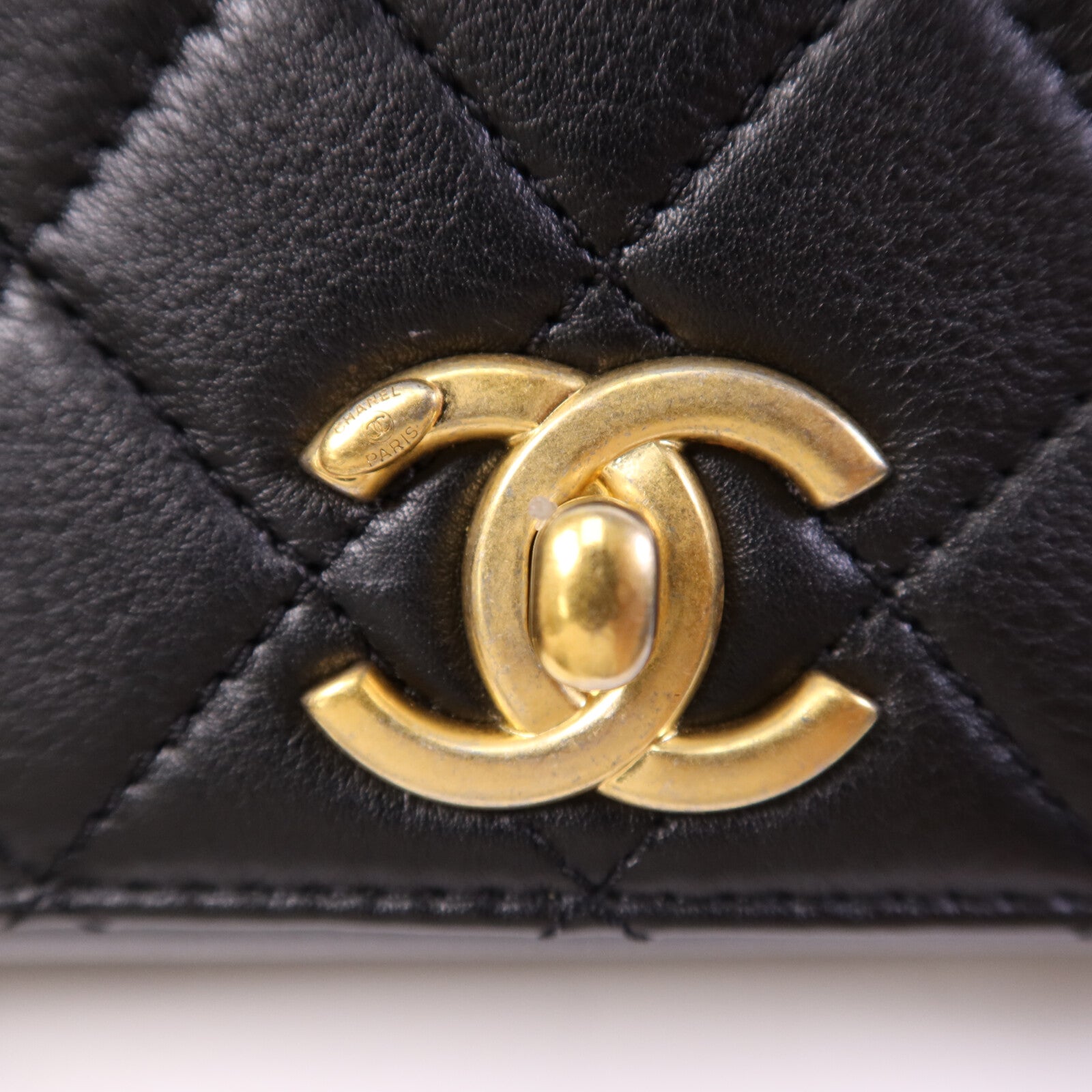 CHANEL 牛皮皮革Shoulder Bag金扣鏈帶肩背袋
