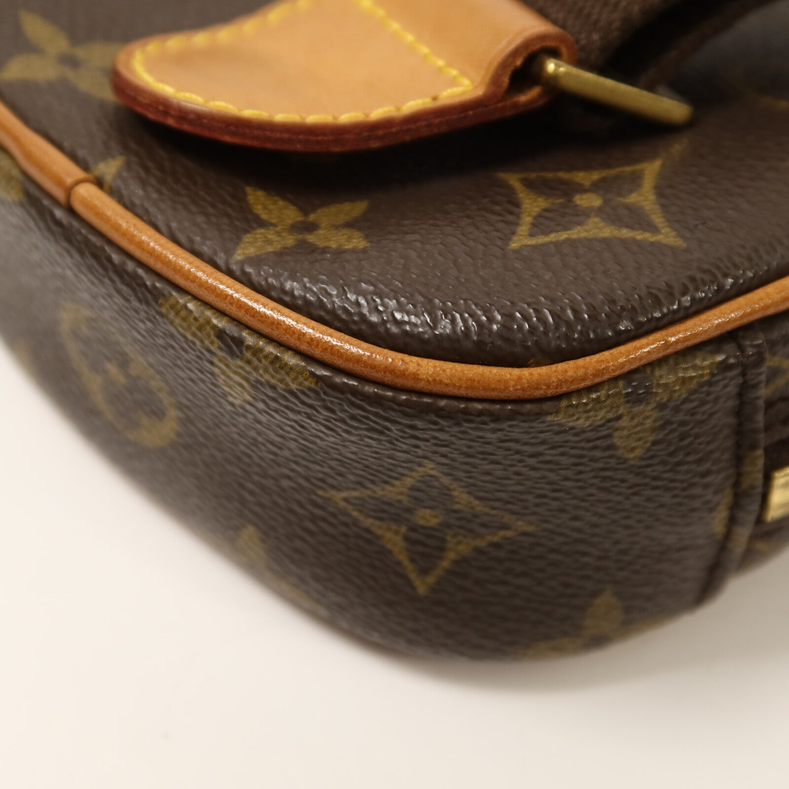 LOUIS VUITTON Monogram Pochette Gange金扣肩背袋