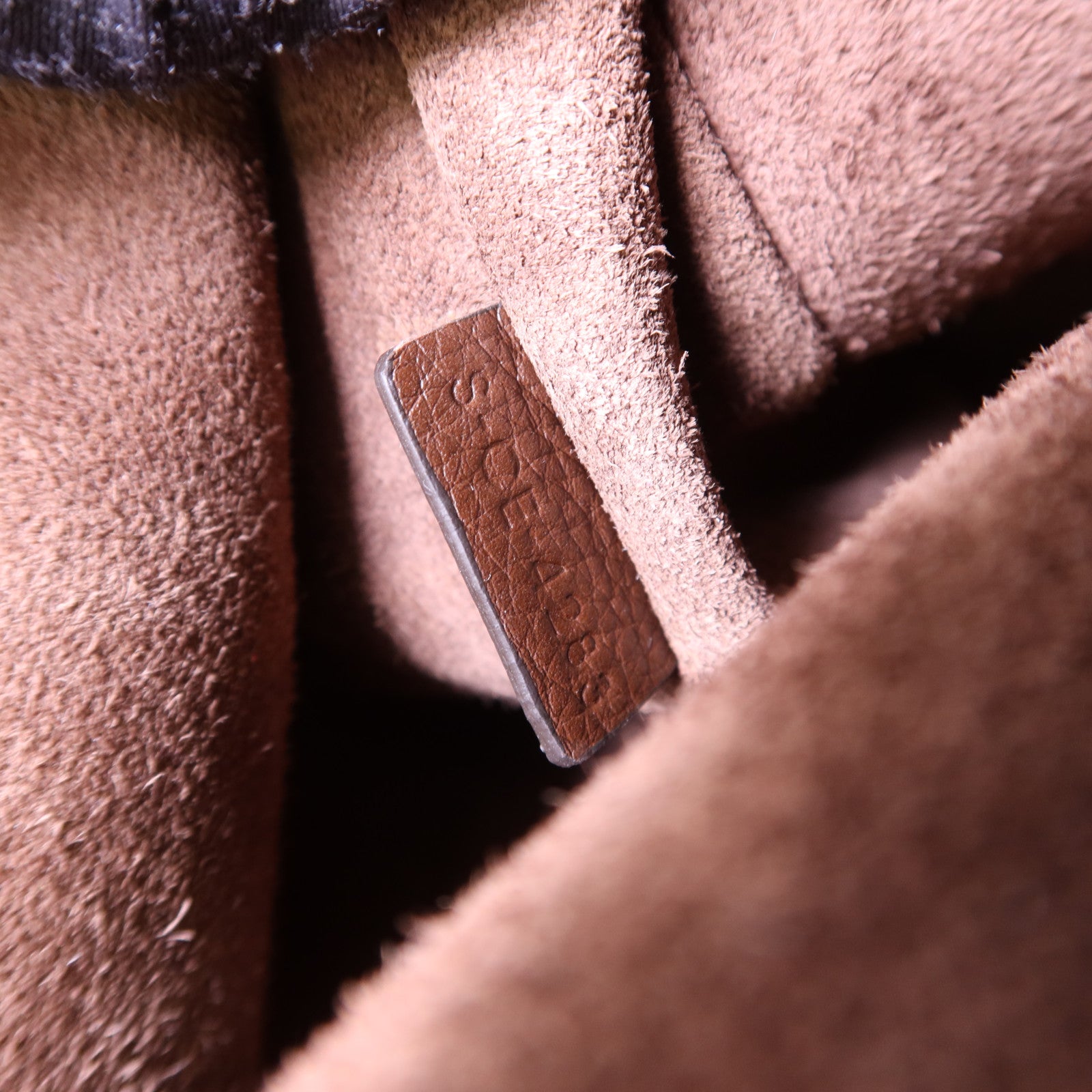 CELINE 牛皮皮革Heloise Bag金扣肩背袋