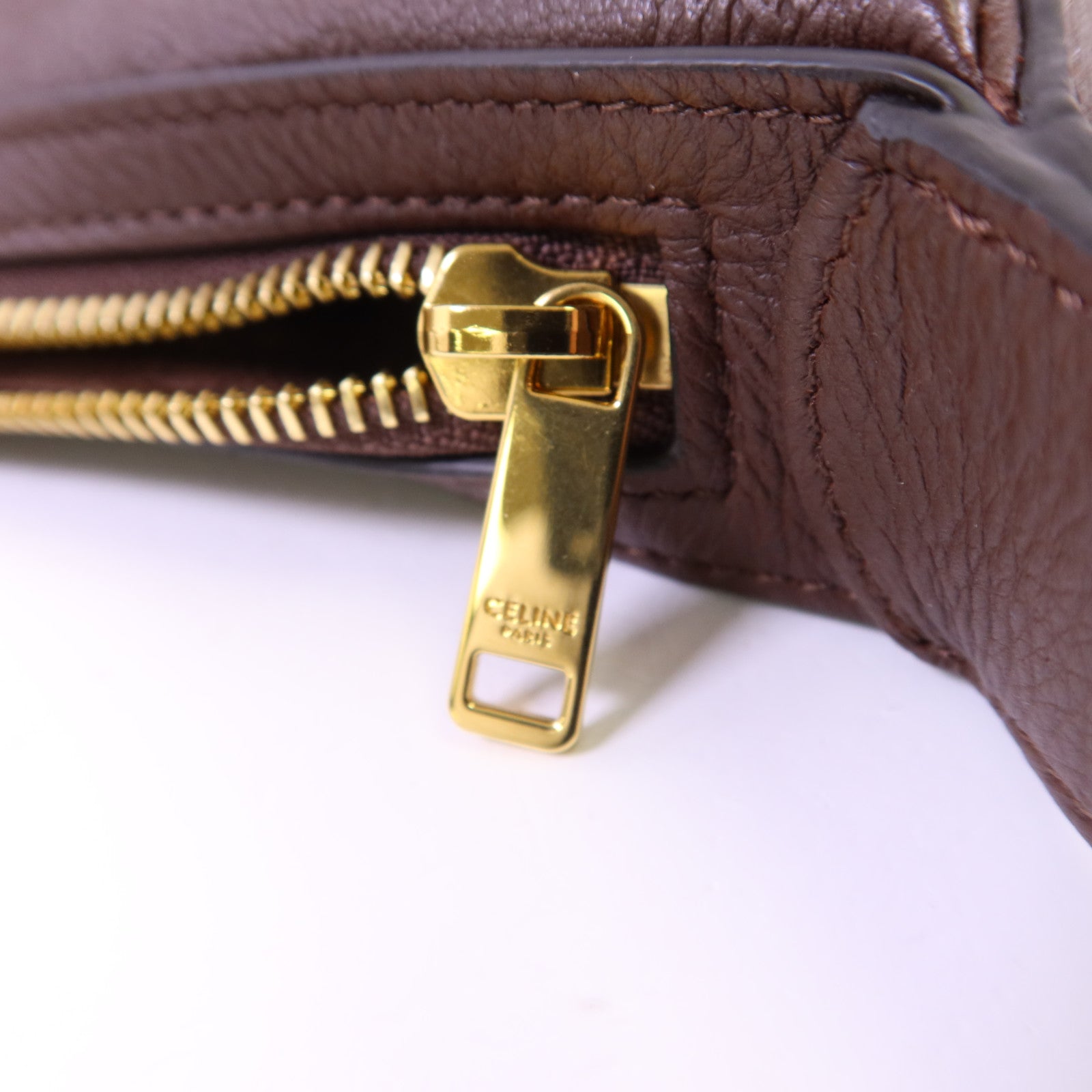 CELINE 牛皮皮革Heloise Bag金扣肩背袋