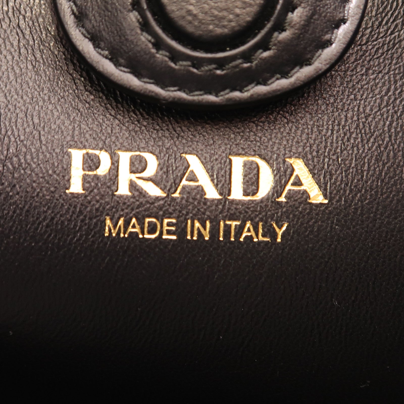 PRADA 牛皮皮革Shoulder Bag金扣肩背袋