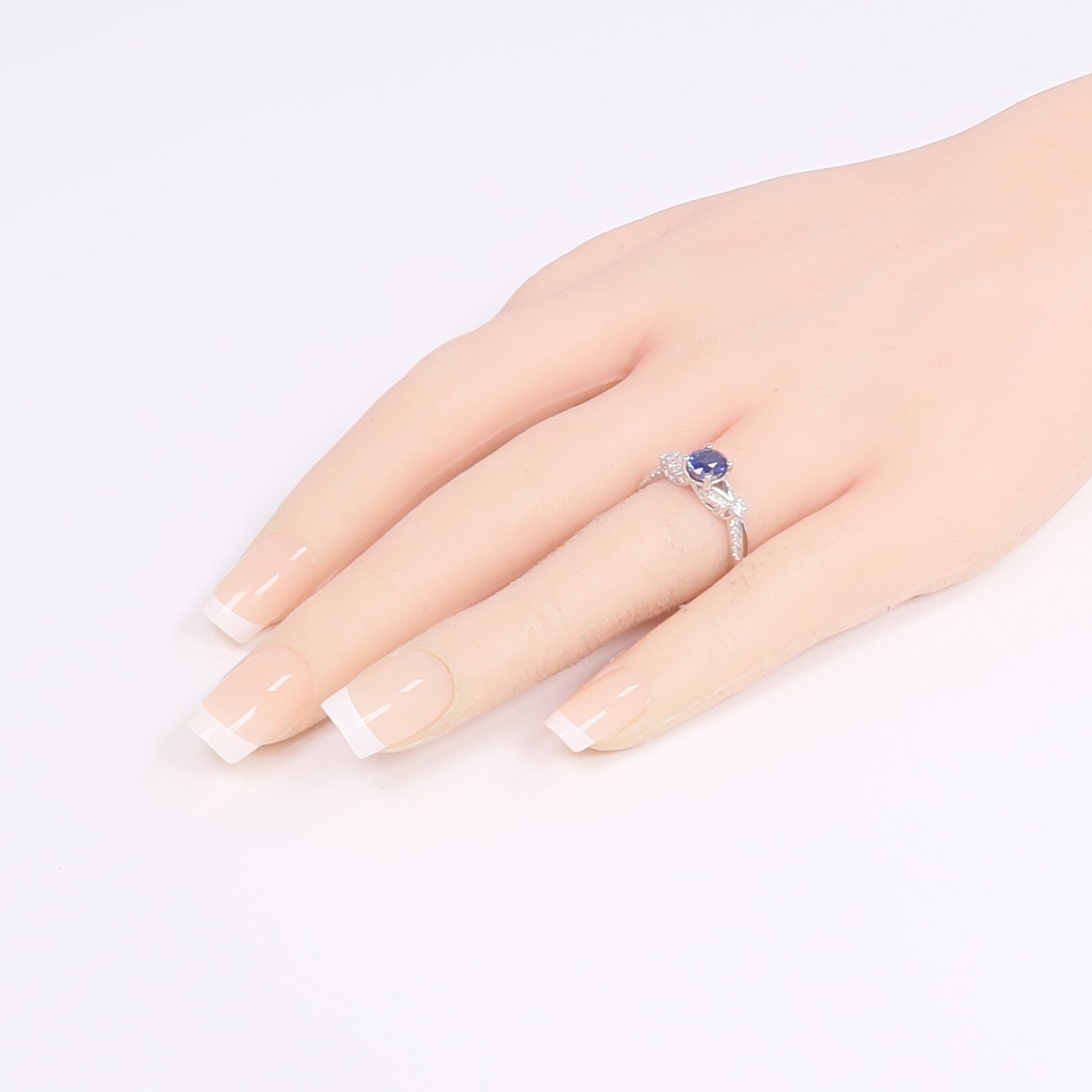 JEWELRY 18K白金Sapphire Diamond Ring藍寶石/鑽石戒指