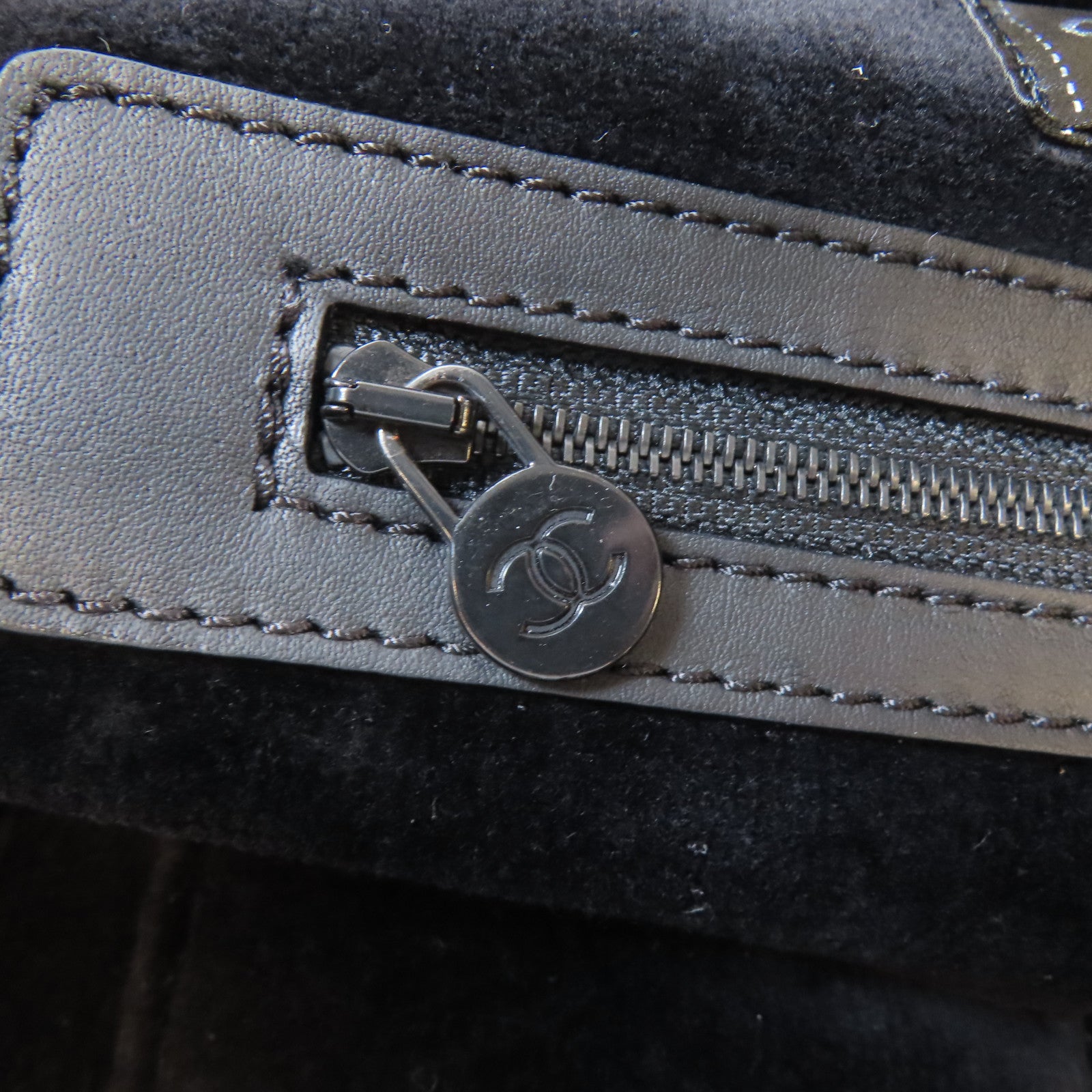 CHANEL 布料/皮革Tote Bag黑扣手挽袋黑色