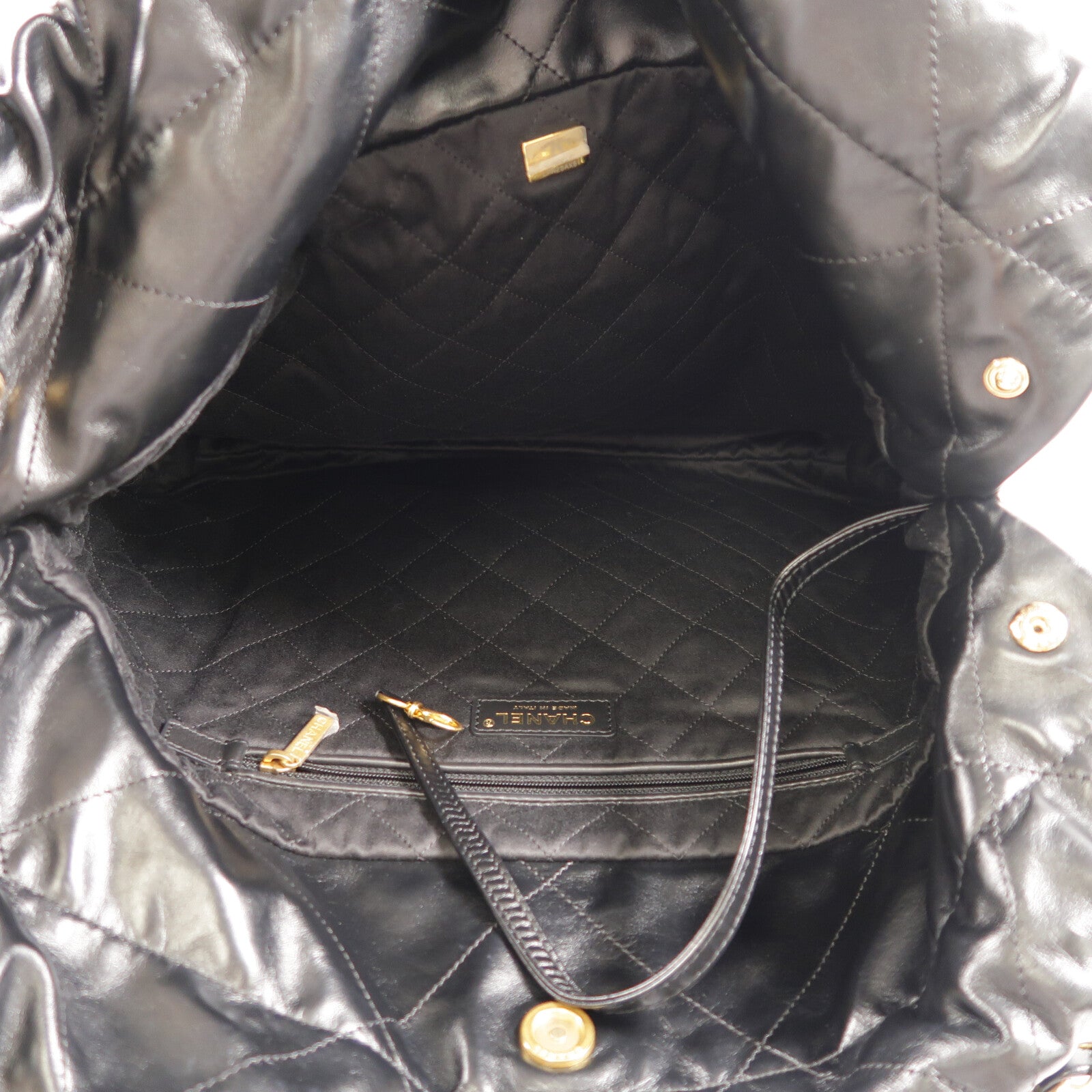 CHANEL 牛皮皮革Chanel 22 Medium鏈帶肩背袋