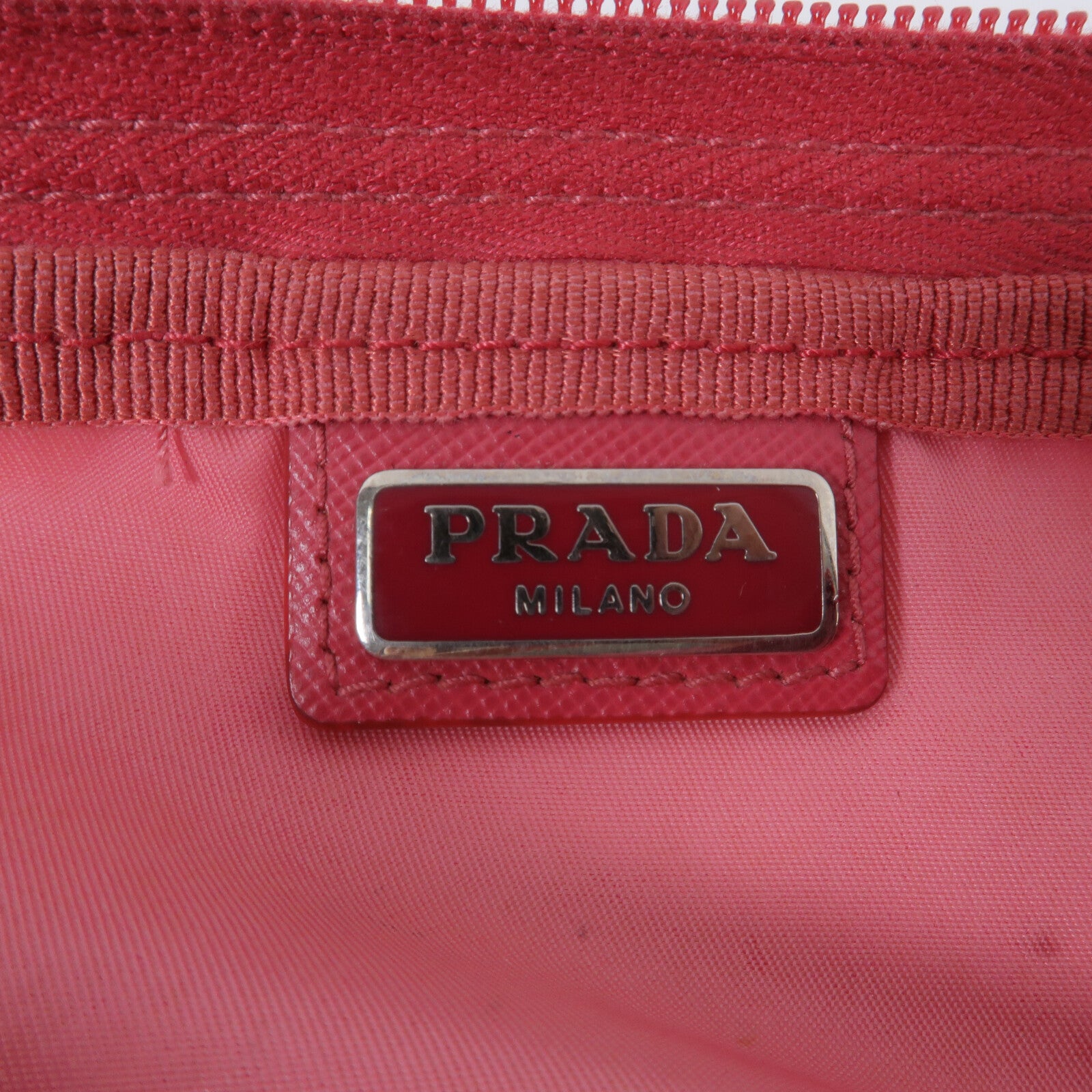 PRADA 尼龍Pouch小袋