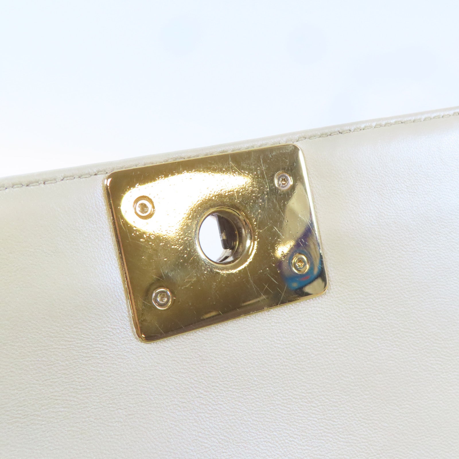 CHANEL 【激減優惠】牛皮皮革Chanel Boy Chain Shoulder金扣鏈帶肩背袋米色