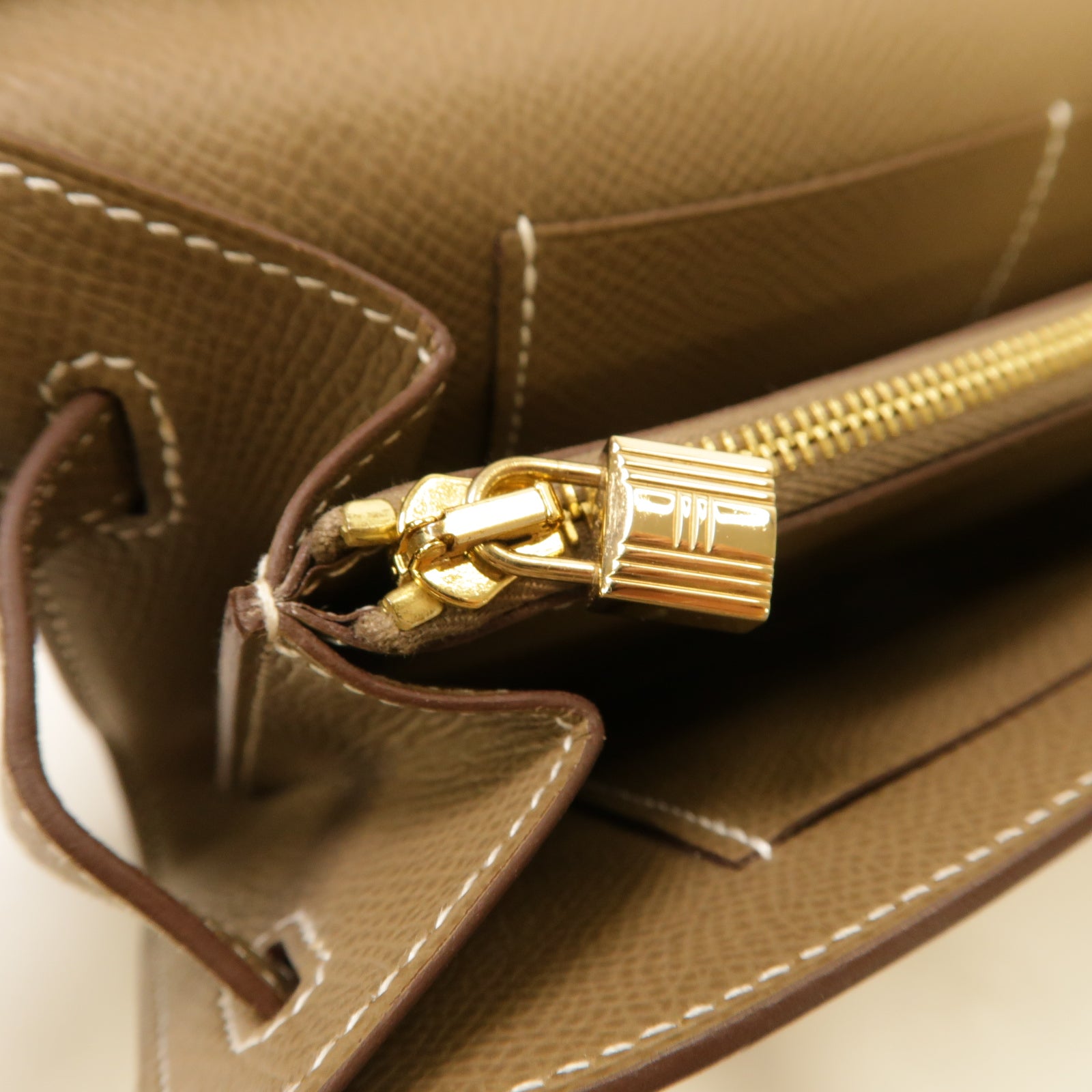 HERMES 【激減優惠】Epsom皮革Kelly To Go金扣肩背袋Etoupe灰色