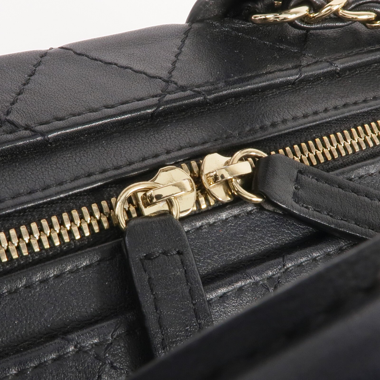 CHANEL 牛皮皮革Vanity Case金扣手挽肩背兩用袋