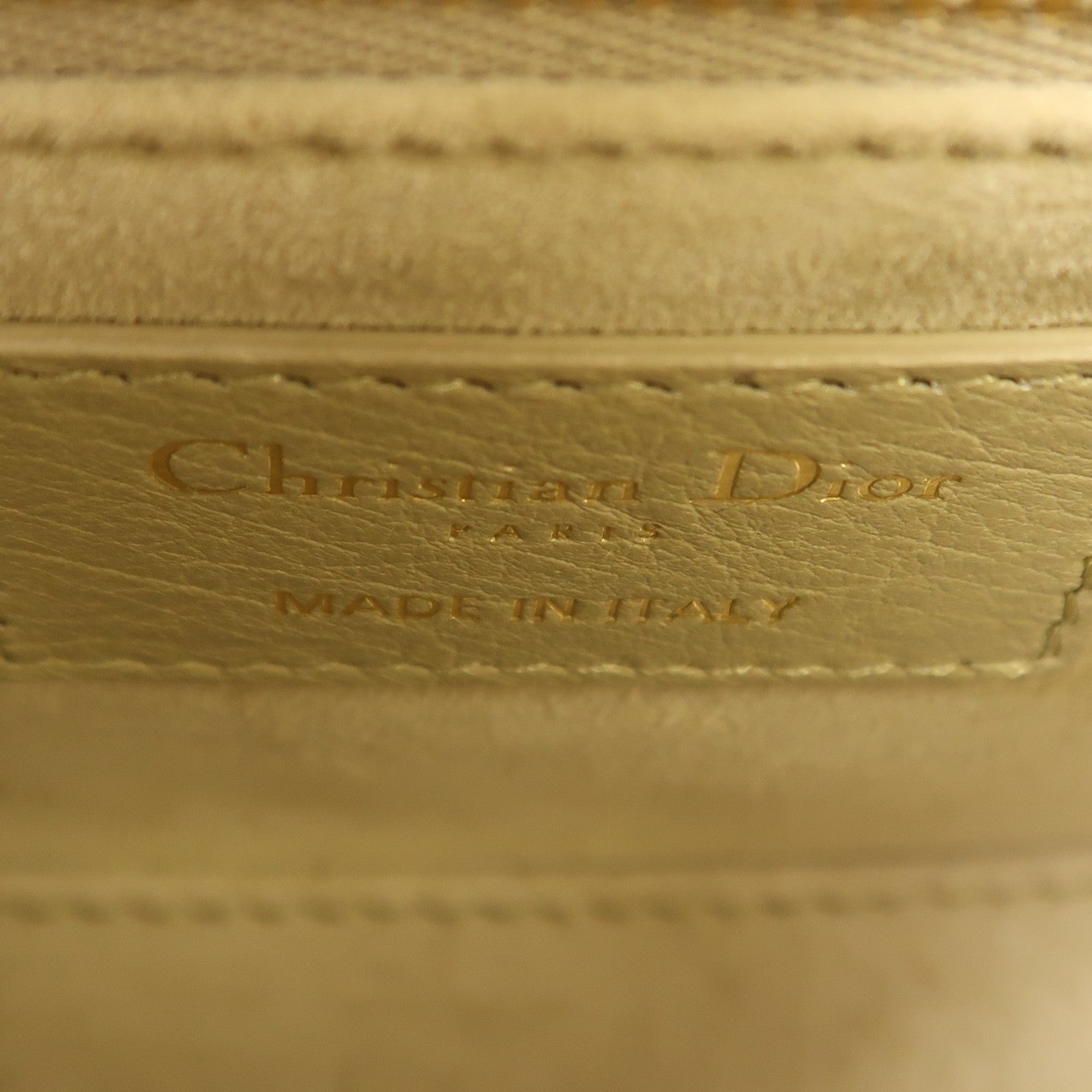 Dior Ostrich皮革Lady Dior Mini金扣手挽肩背兩用袋