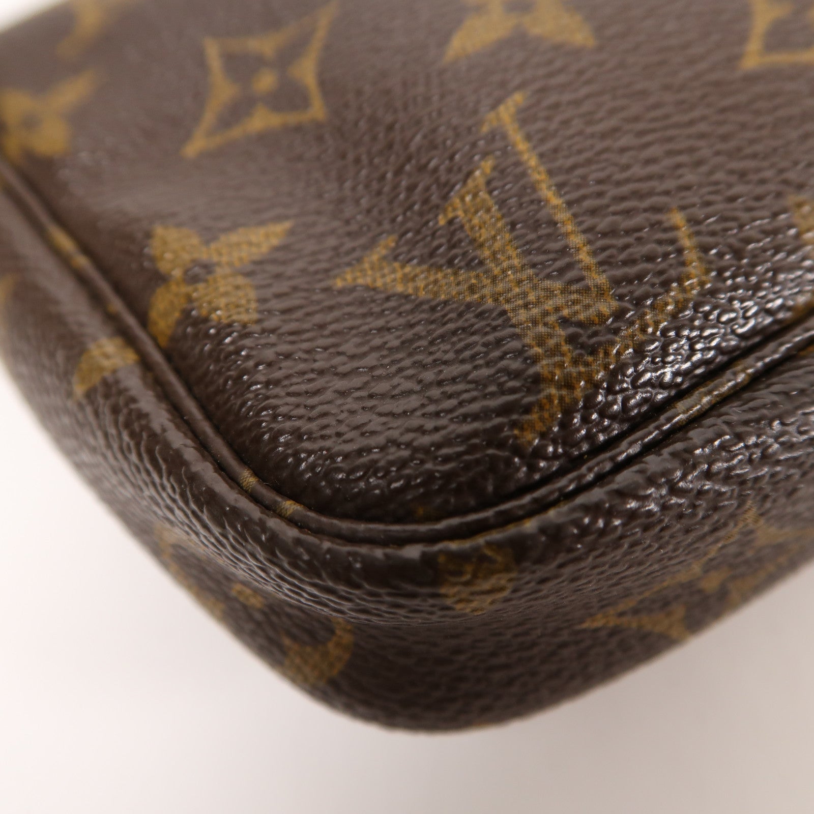 LOUIS VUITTON Monogram Pochette Accessoires金扣手拿包