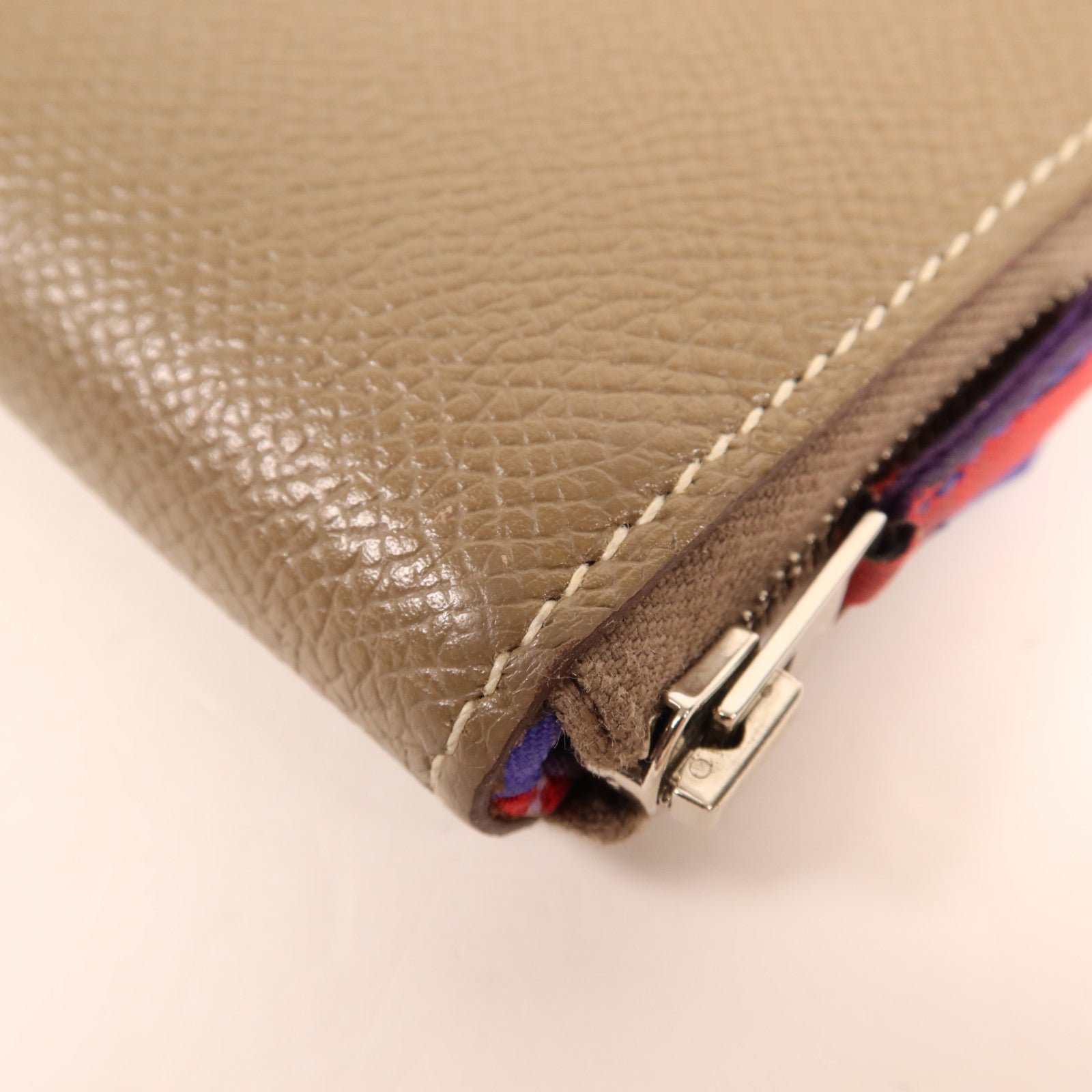 HERMES Epsom皮革Silk In Compact銀扣錢包Etoupe