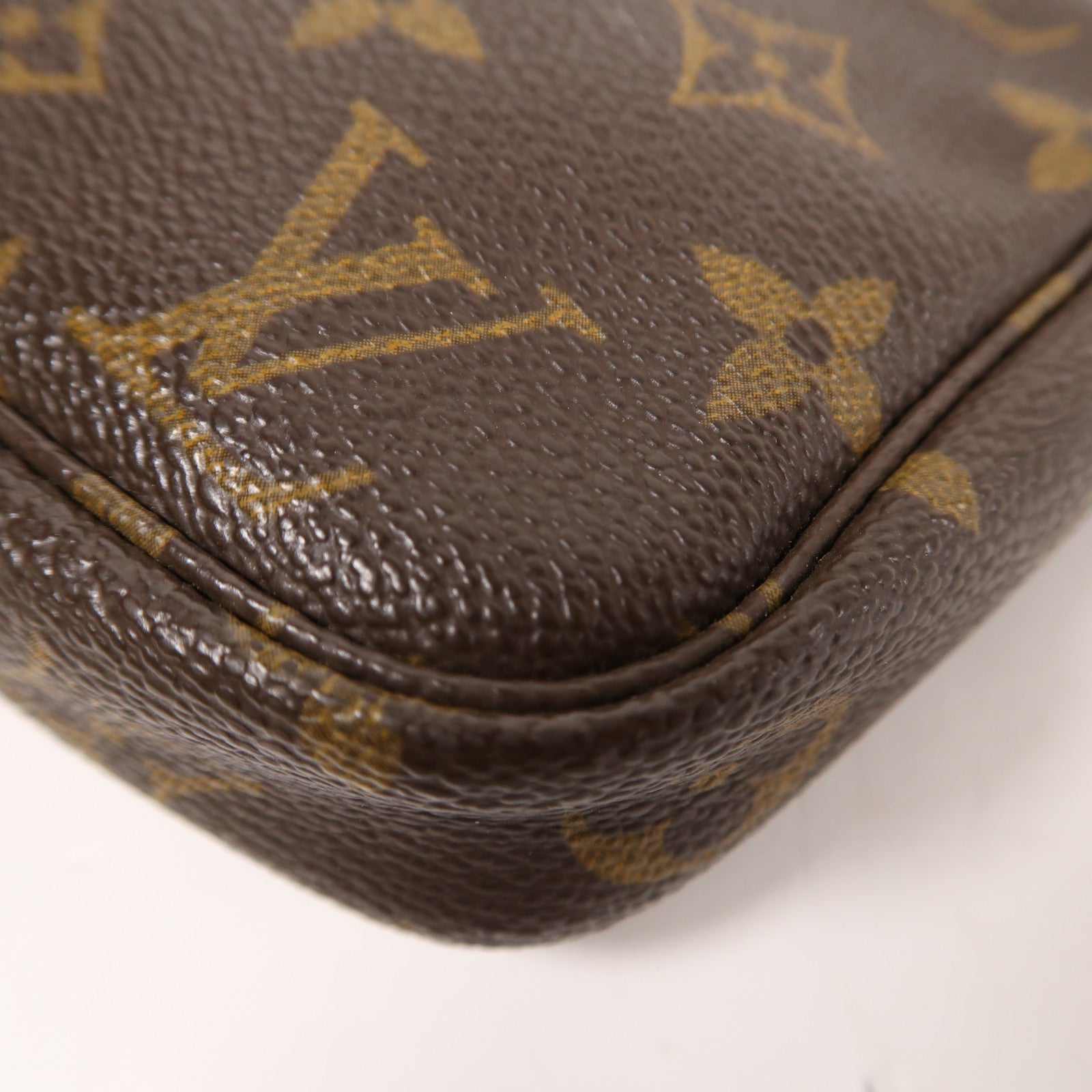 LOUIS VUITTON Monogram Pochette Accessoires金扣手拿包