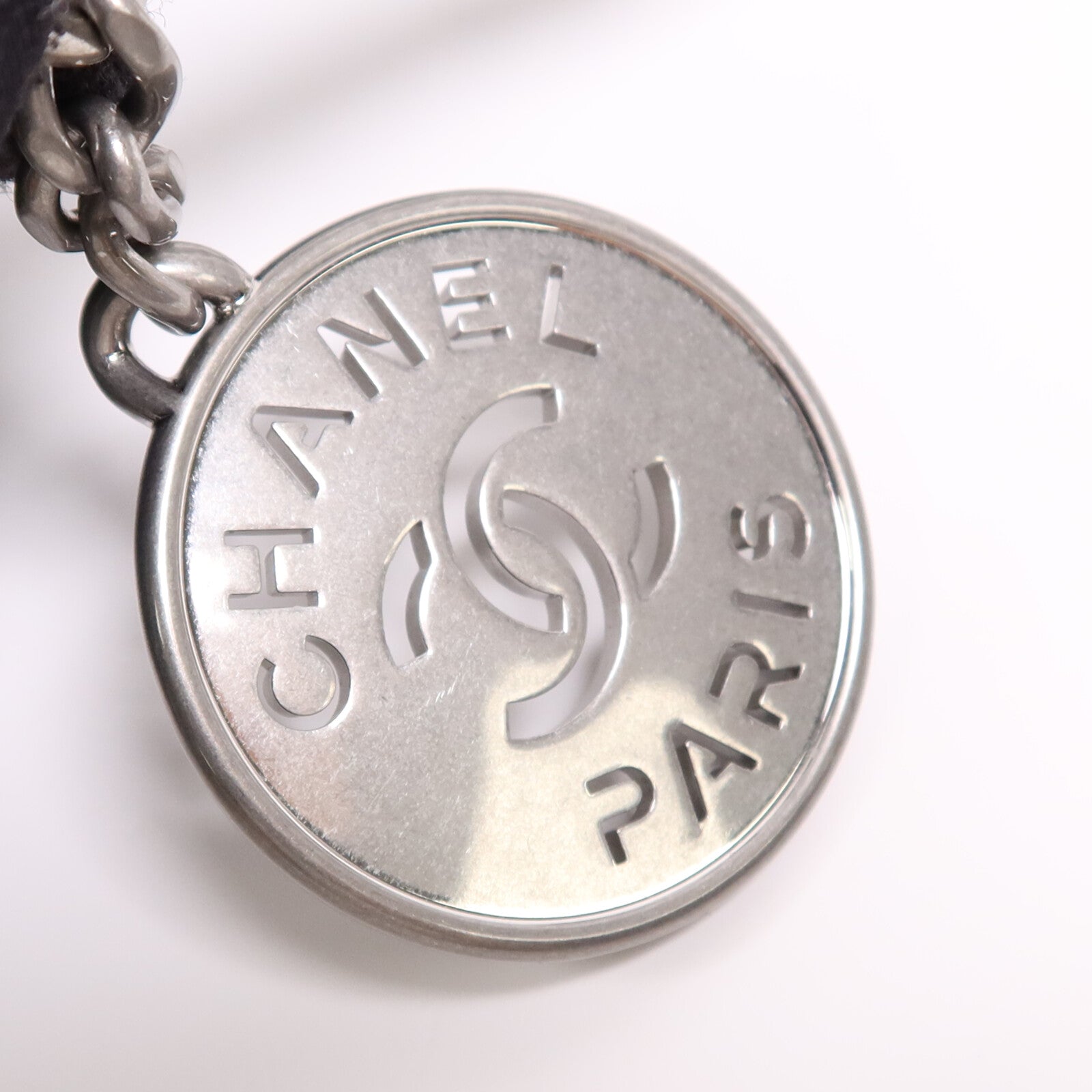 CHANEL 牛皮皮革Chanel 22 Small銀扣鏈帶肩背袋