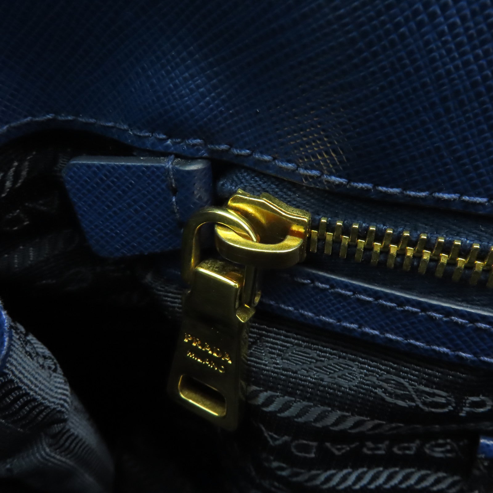 PRADA Saffiano皮革Tote Bag金扣手挽袋藍色