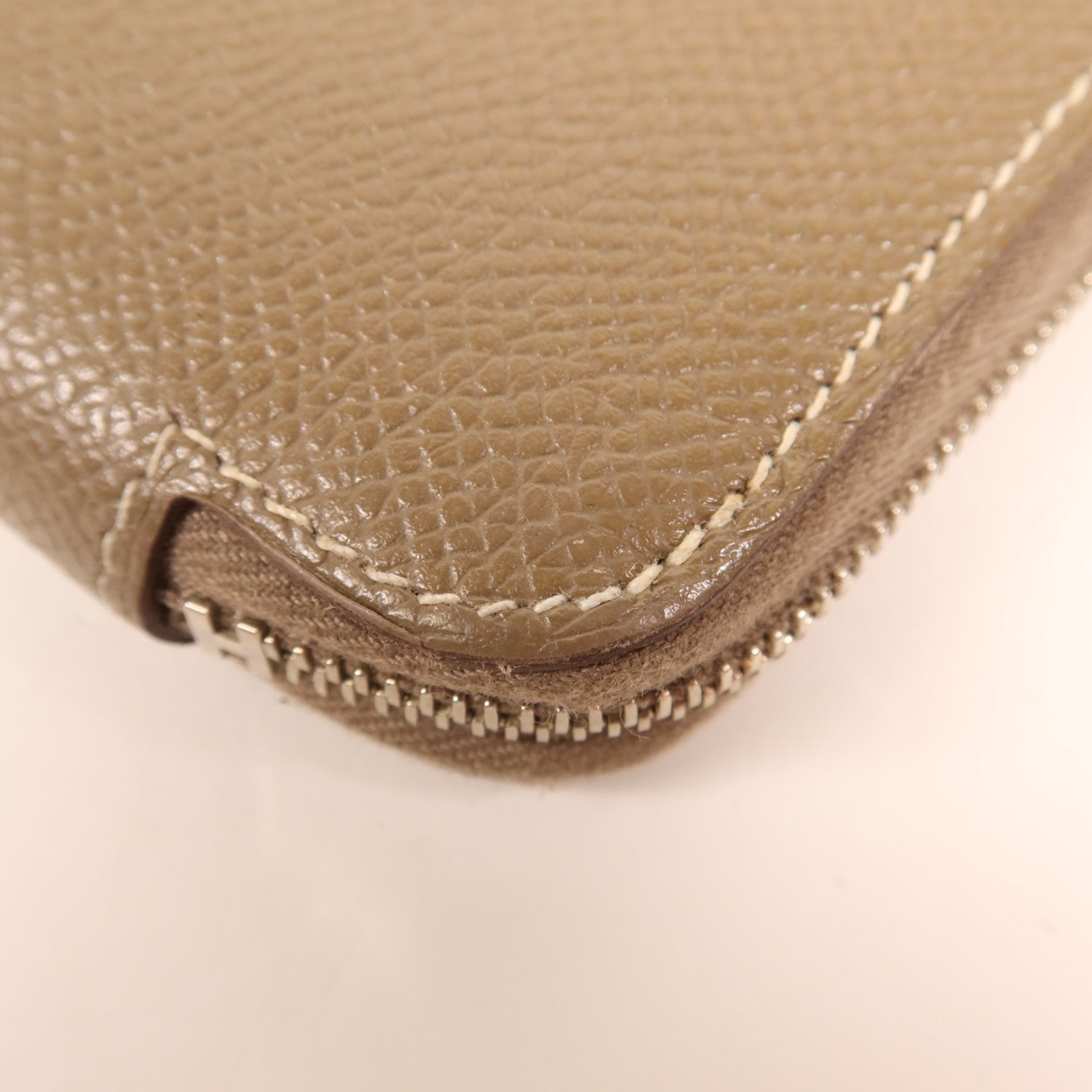 HERMES Epsom皮革Silk In Compact銀扣錢包Etoupe