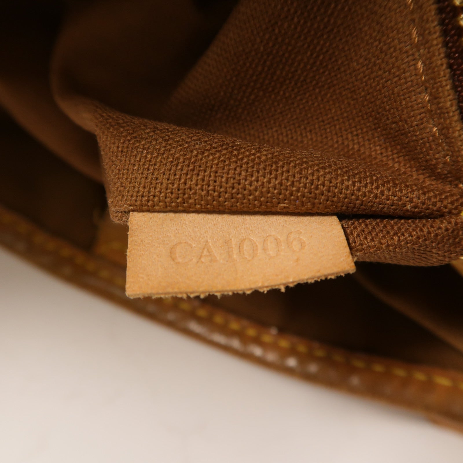 LOUIS VUITTON Monogram Batignolles Horizontal金扣肩背袋