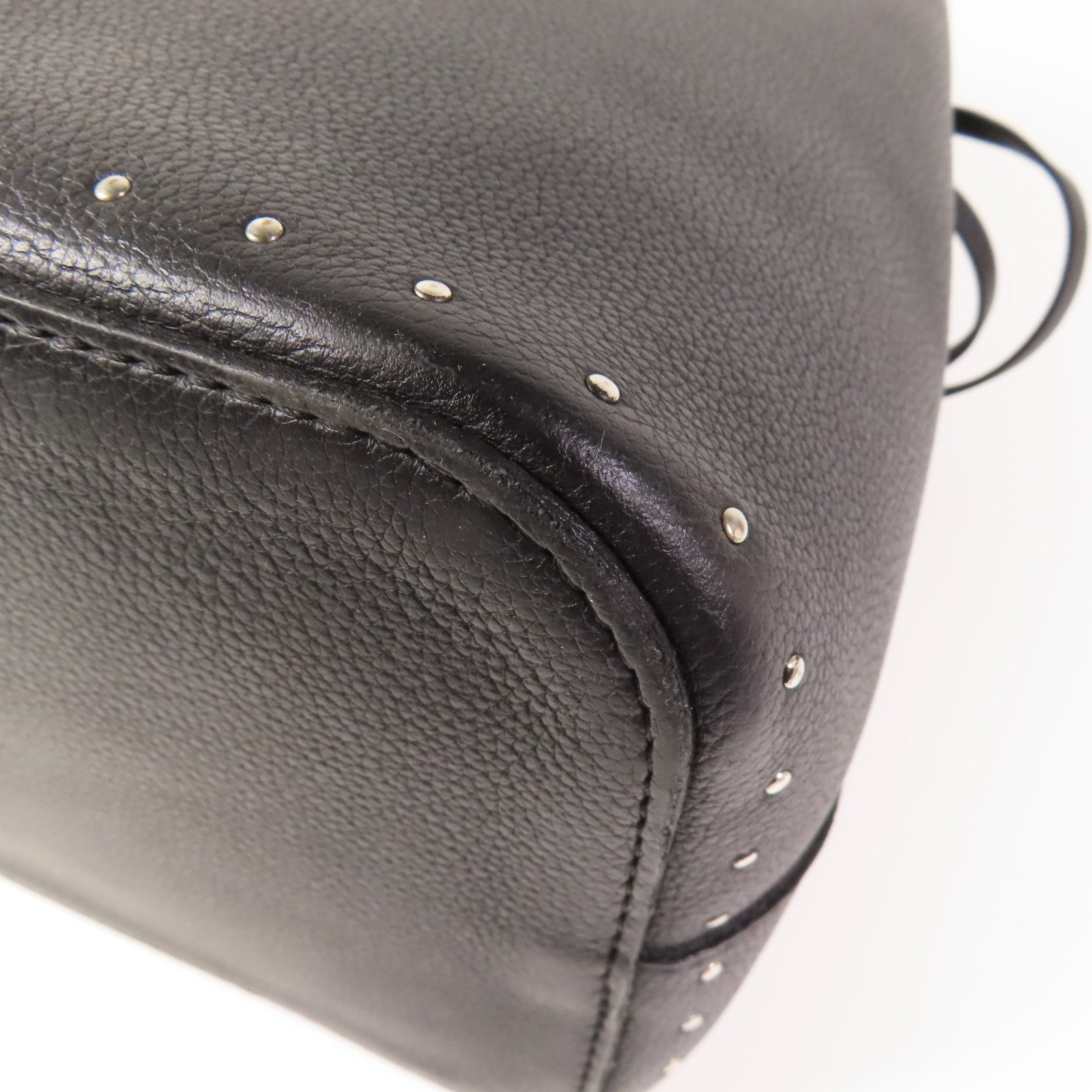 LOUIS VUITTON 牛皮皮革Rock Me Bucket Studs銀扣肩背袋