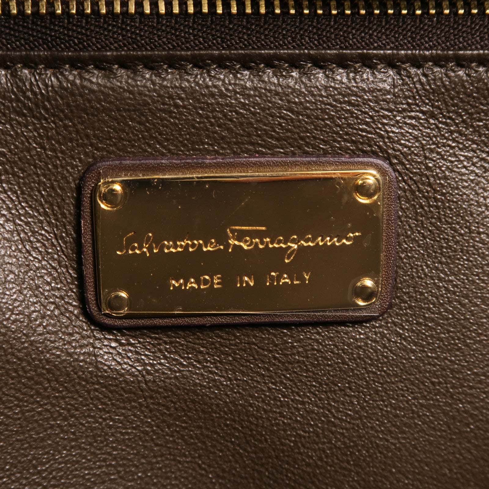 Salvatore Ferragamo 牛皮皮革Gancini Bag金扣手挽袋