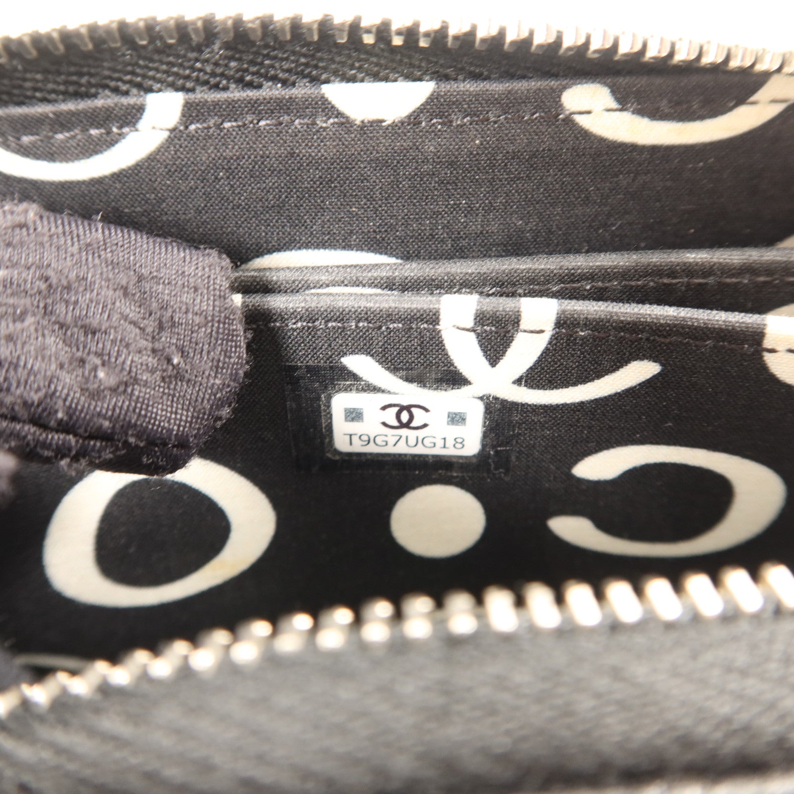 CHANEL 牛皮皮革Card Case銀扣卡片套