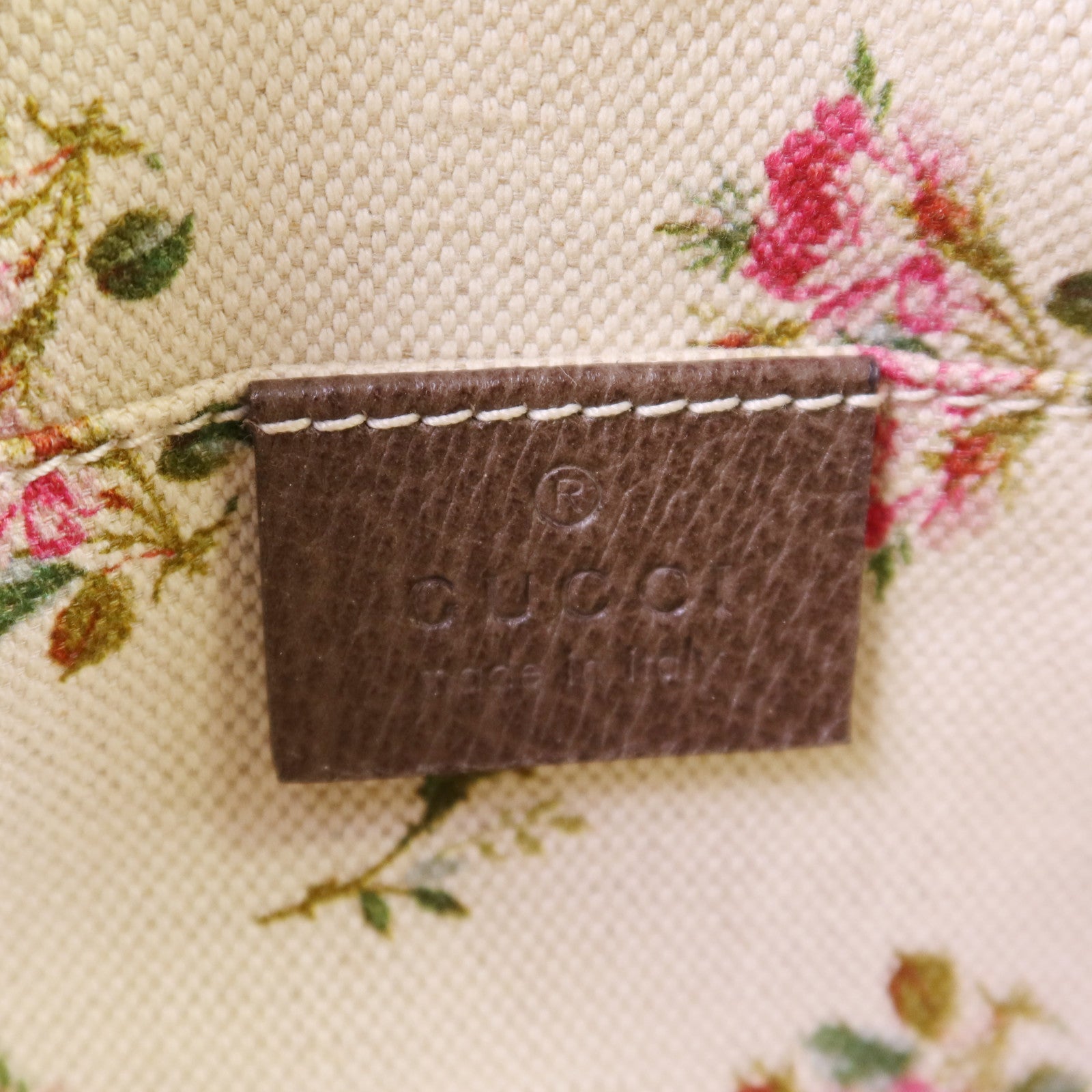 GUCCI 塗層帆布GG Supreme Messenger金扣肩背袋