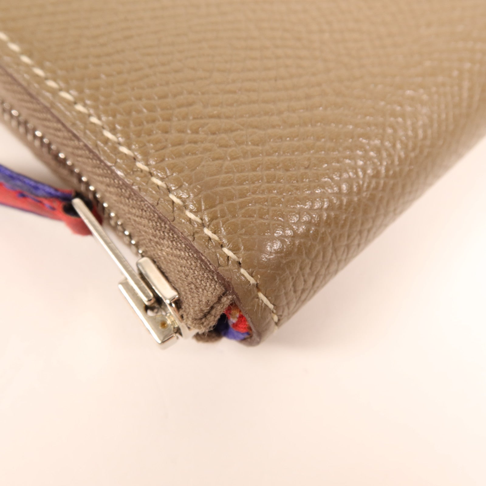 HERMES Epsom皮革Silk In Compact銀扣錢包Etoupe