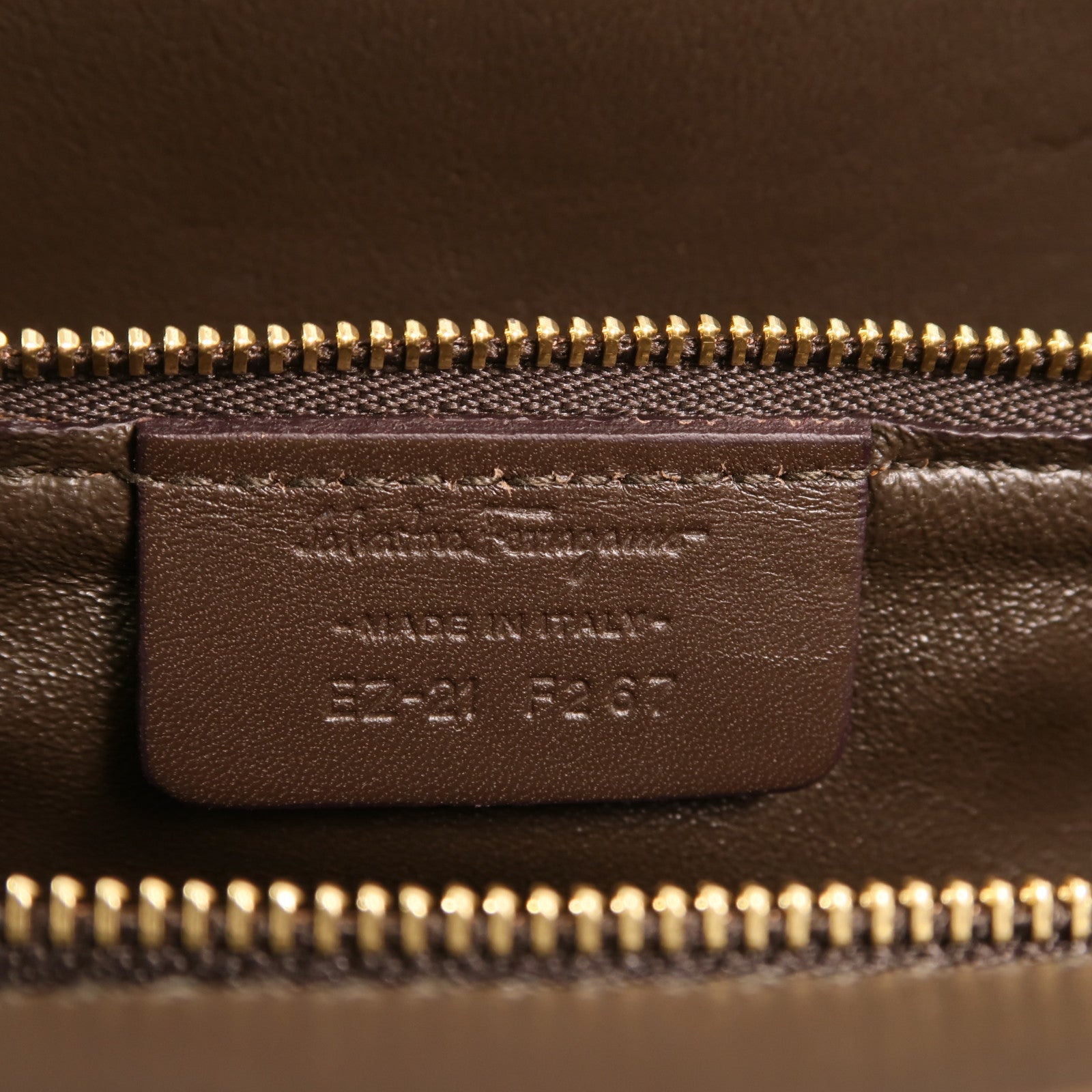 Salvatore Ferragamo 牛皮皮革Gancini Bag金扣手挽袋