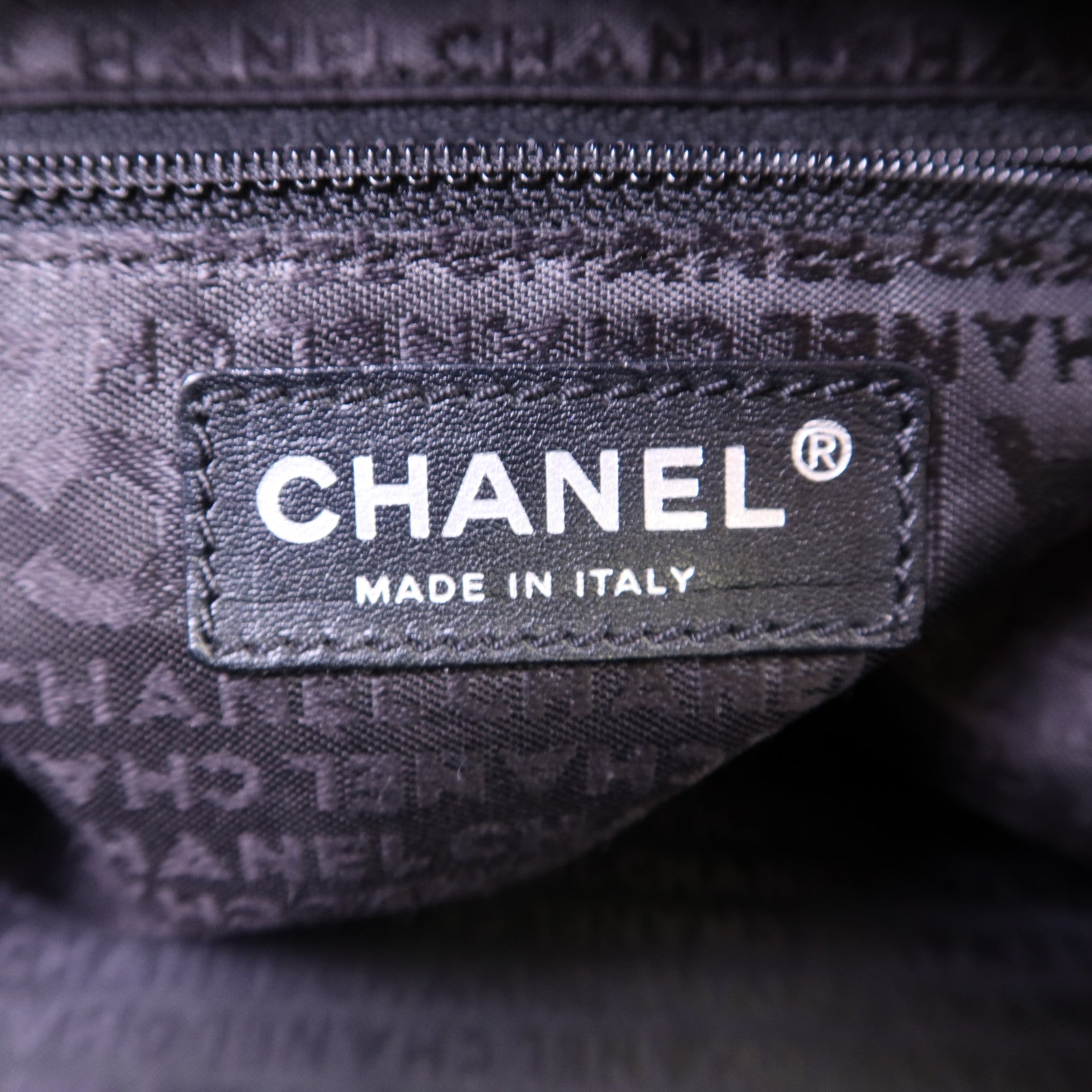 CHANEL 皮革Handbag銀扣手挽袋