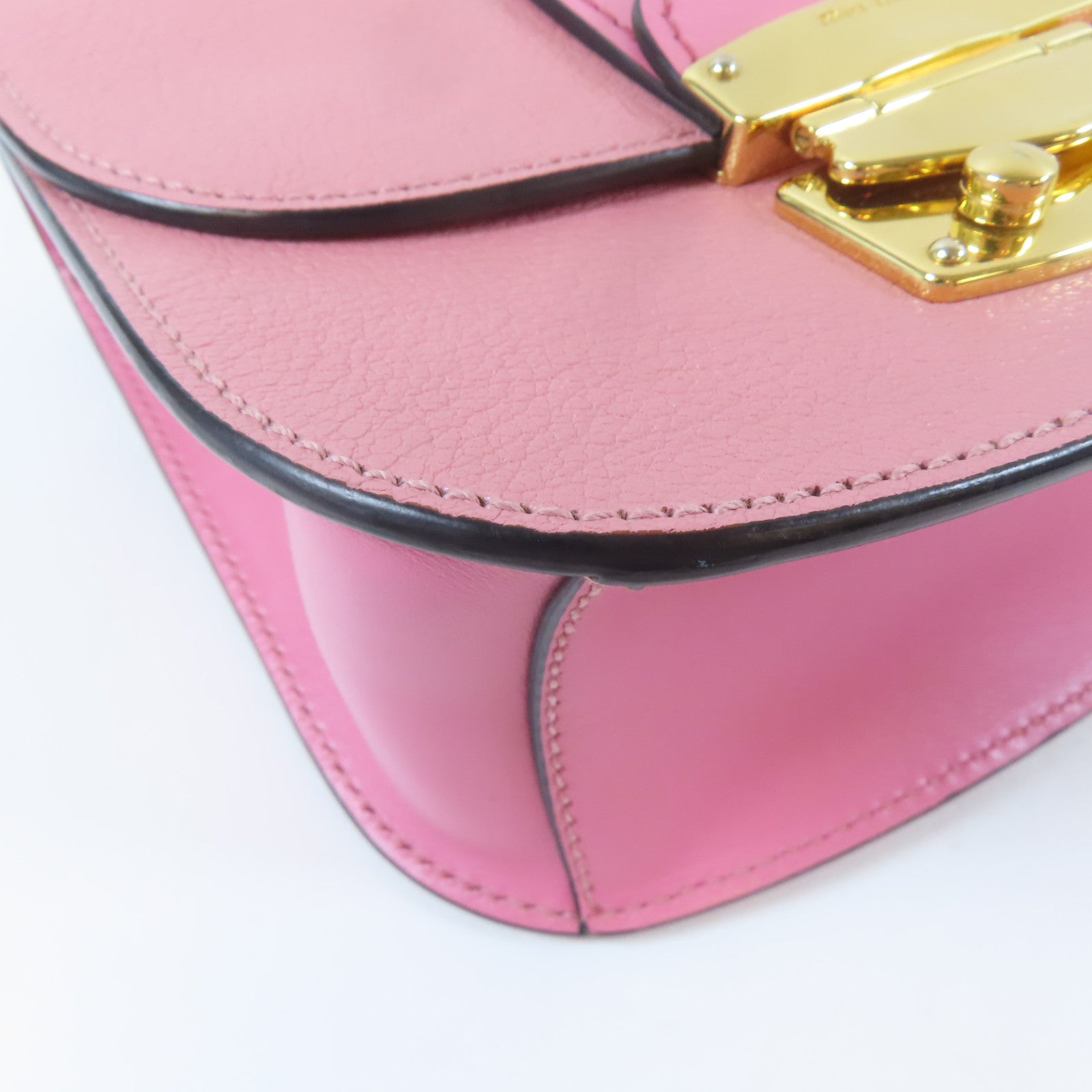 Miu Miu 山羊皮革Madras金扣鏈帶肩背袋粉紅色