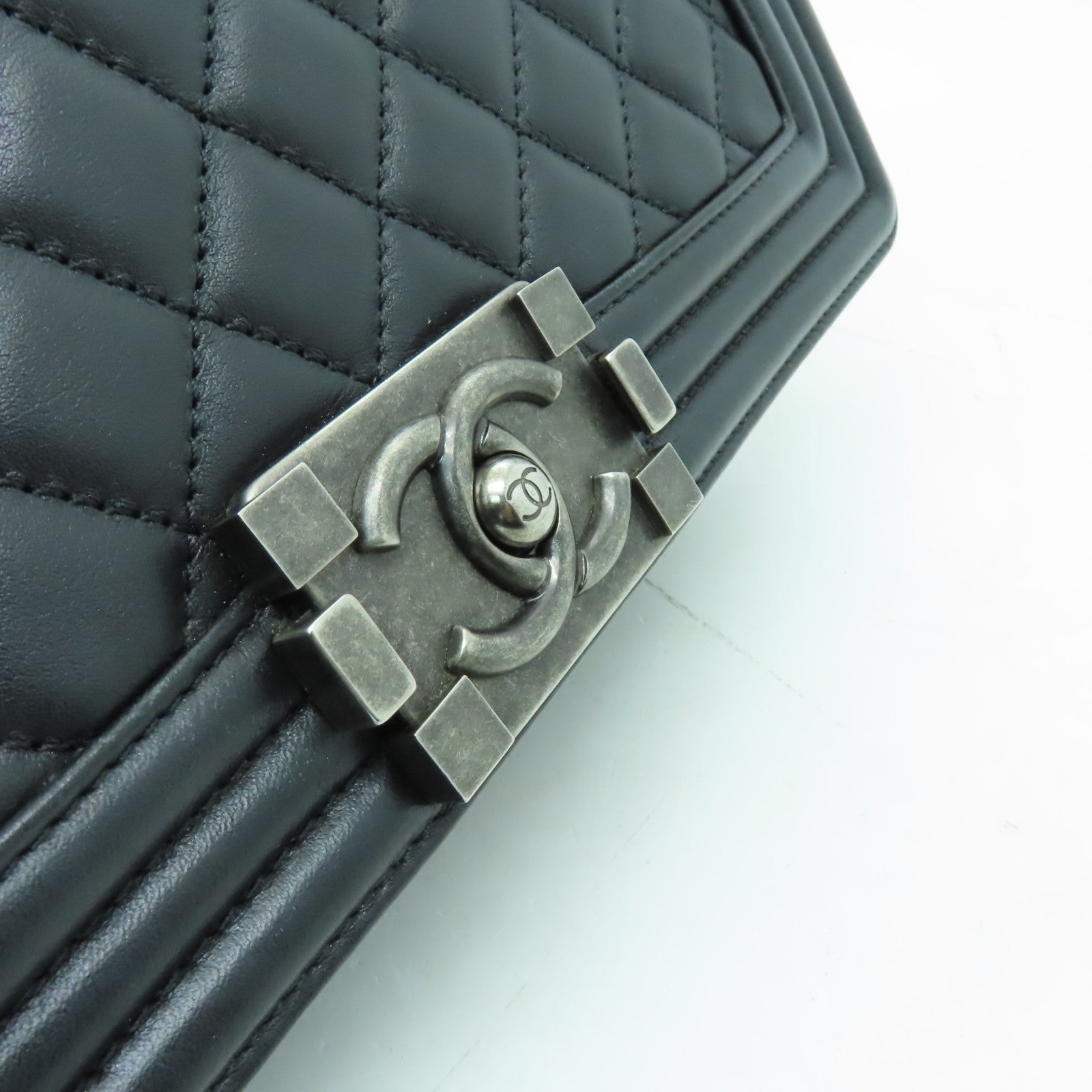 CHANEL 菱格羊皮皮革Boy Chanel銀扣鏈帶肩背袋黑色