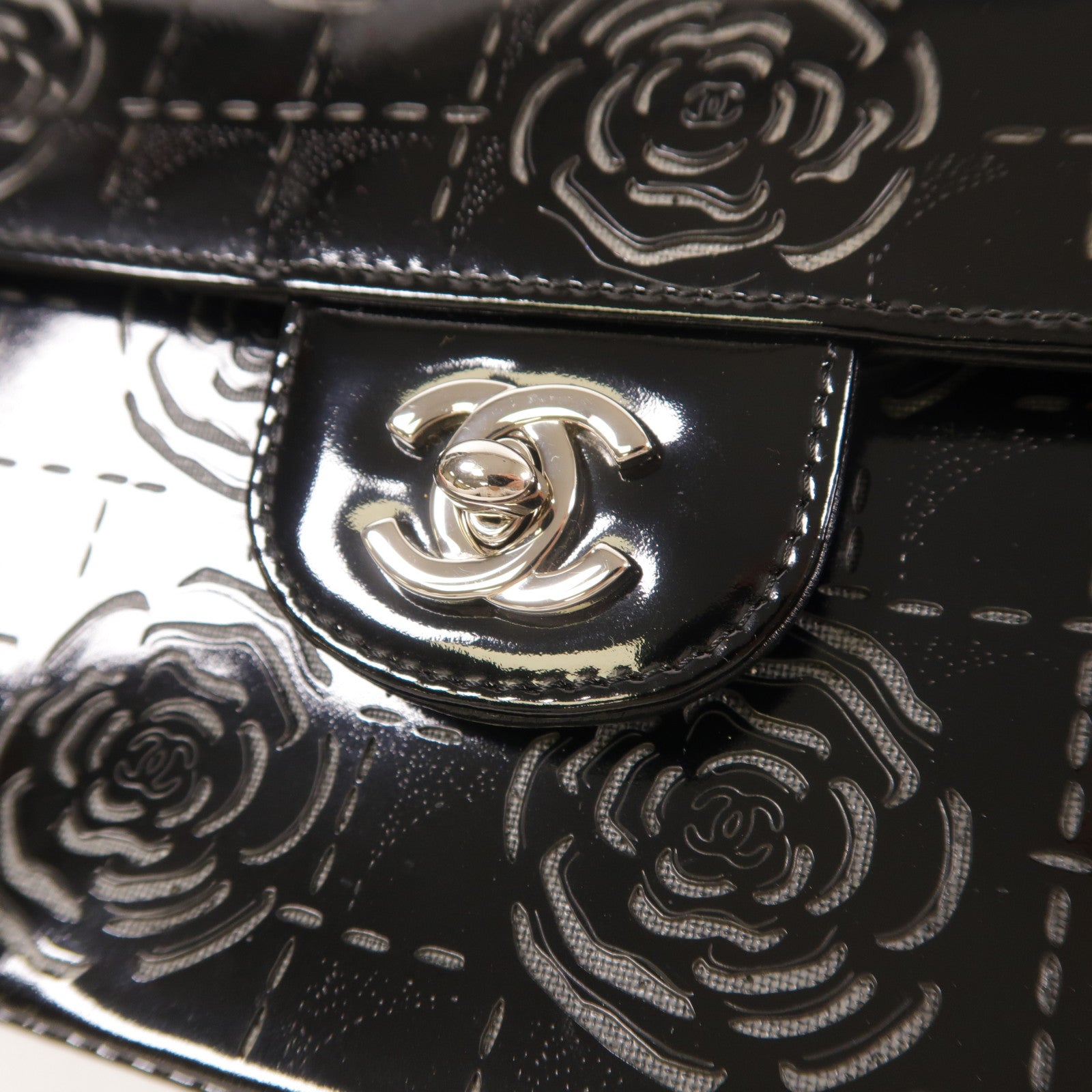 CHANEL 漆皮皮革Shoulder Bag銀扣鏈帶肩背袋