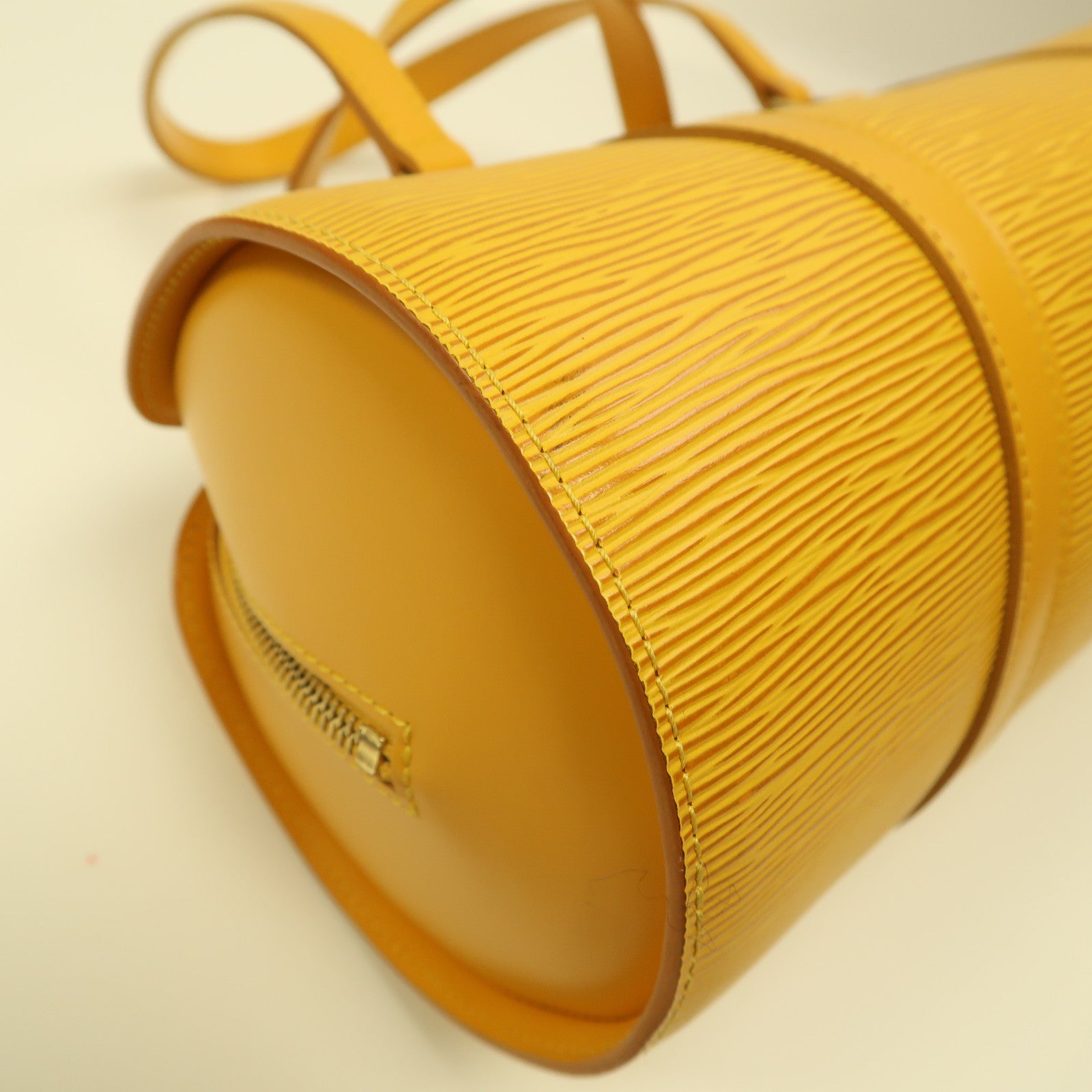 LOUIS VUITTON Epi皮革Soufflot金扣手挽袋黃色