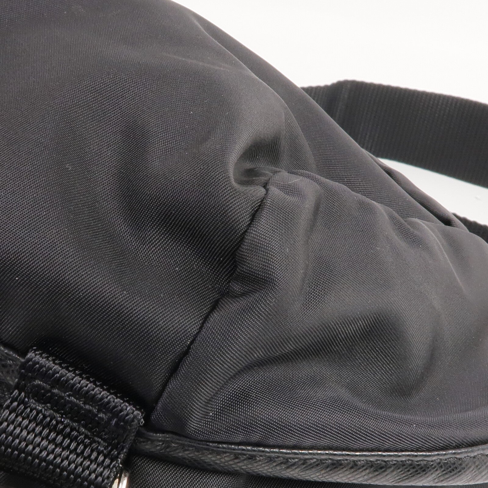 PRADA 尼龍Shoulder Bag銀扣肩背袋