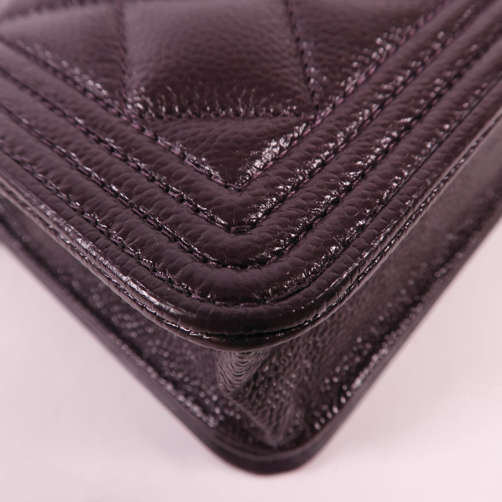 CHANEL 牛皮皮革Boy WOC Wallet On Chain金扣鏈帶肩背袋