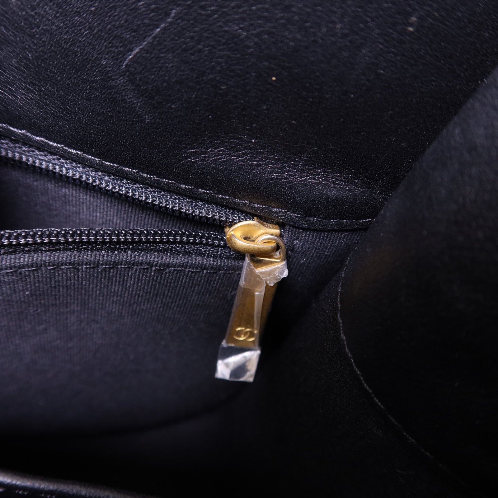 CHANEL 牛皮皮革24S Hobo金扣鏈帶肩背袋