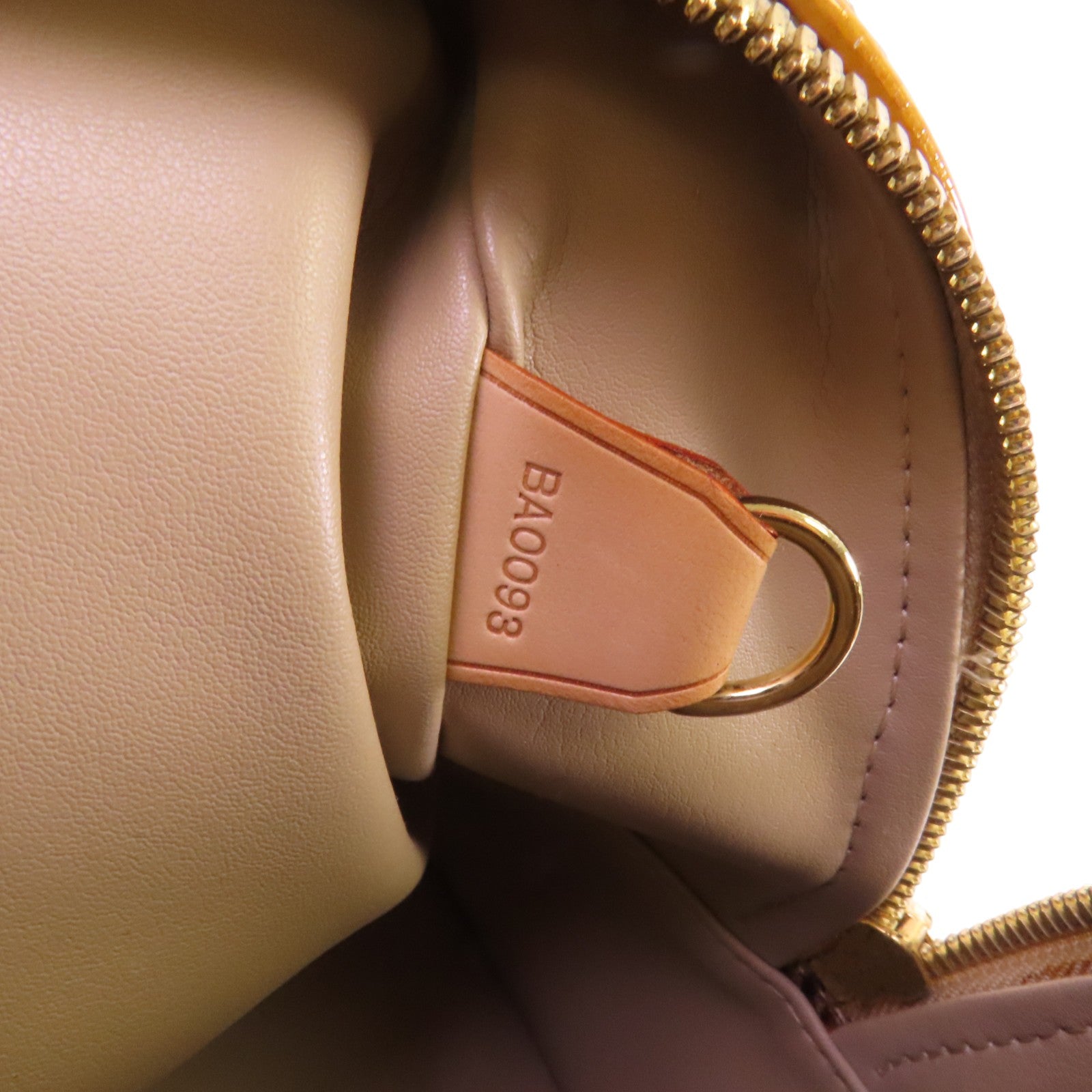 LOUIS VUITTON Monogram Vernis Tompkins Square金扣手挽袋