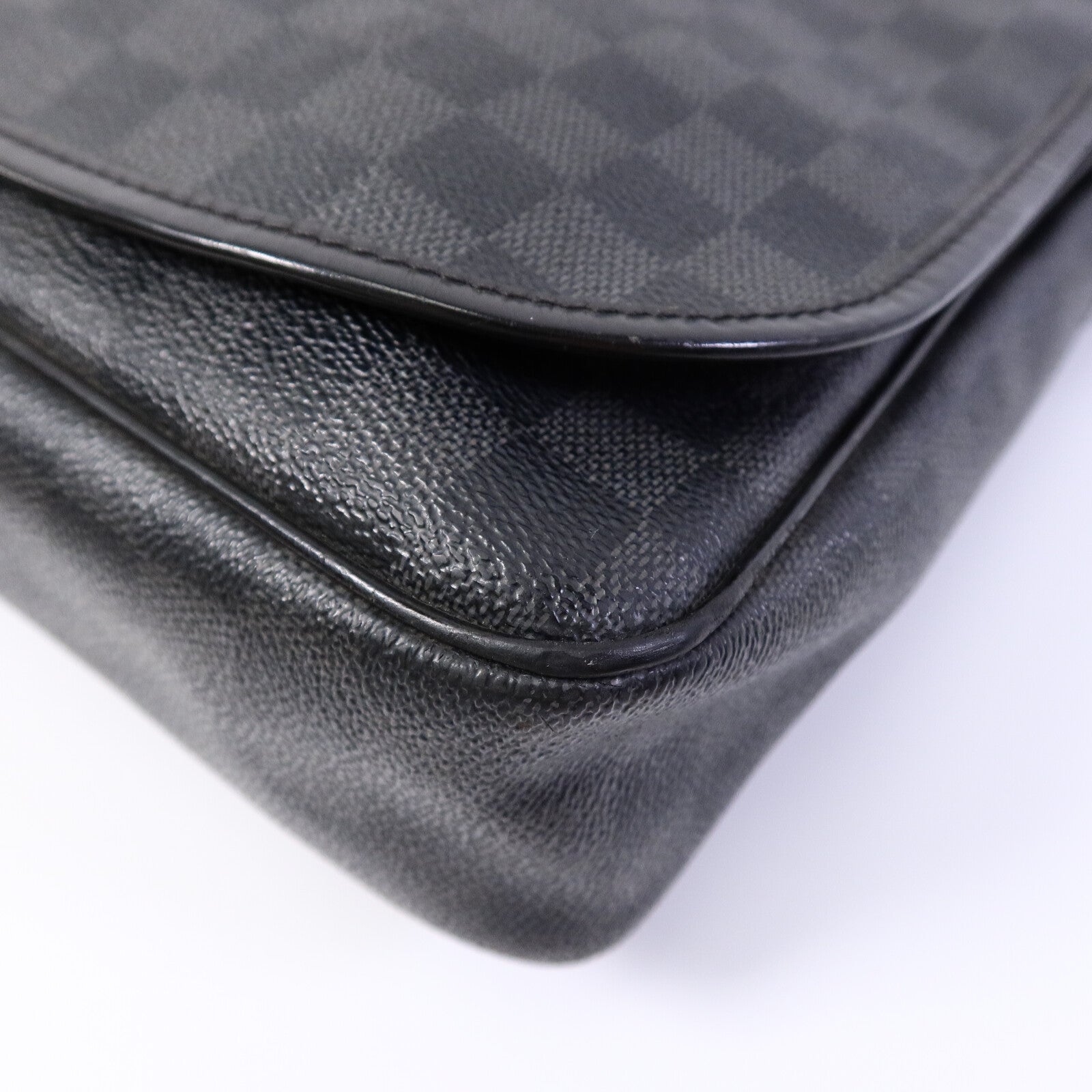 LOUIS VUITTON Damier Graghite Daniel MM銀扣肩背袋