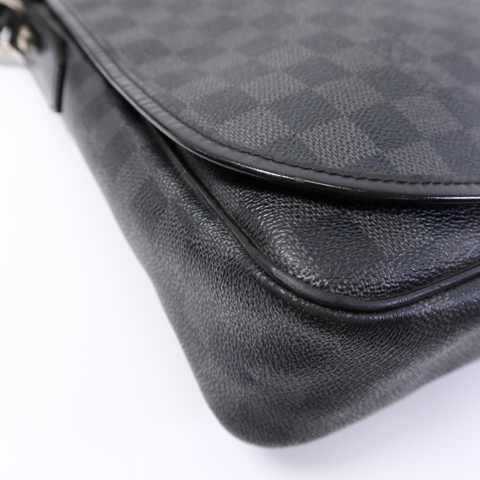 LOUIS VUITTON Damier Graghite Daniel MM銀扣肩背袋
