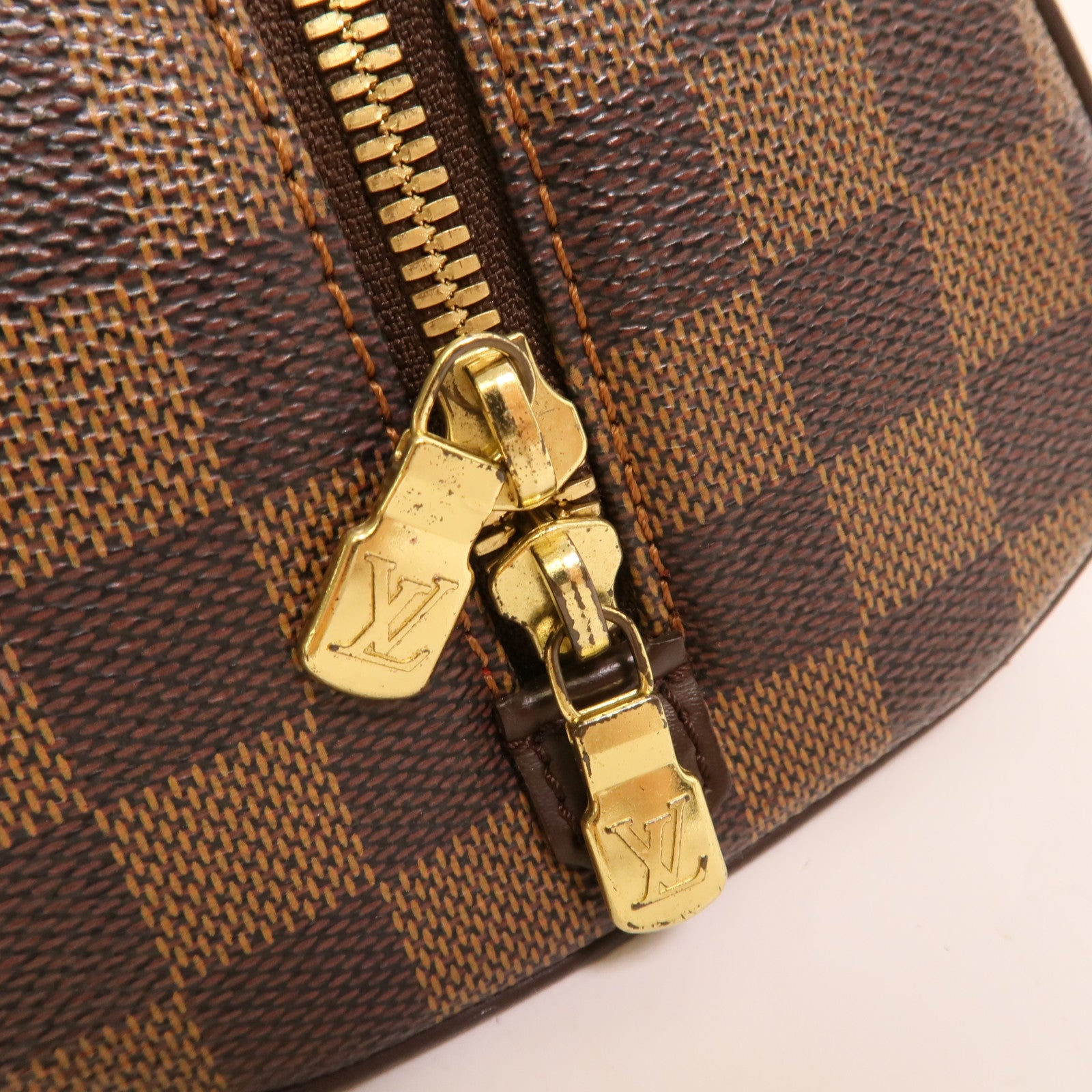 LOUIS VUITTON Damier Rivera Mini金扣手挽袋